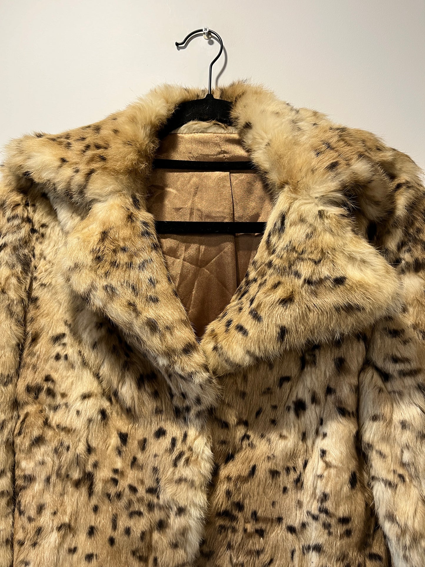 Veste en fourrure imprimée léopard