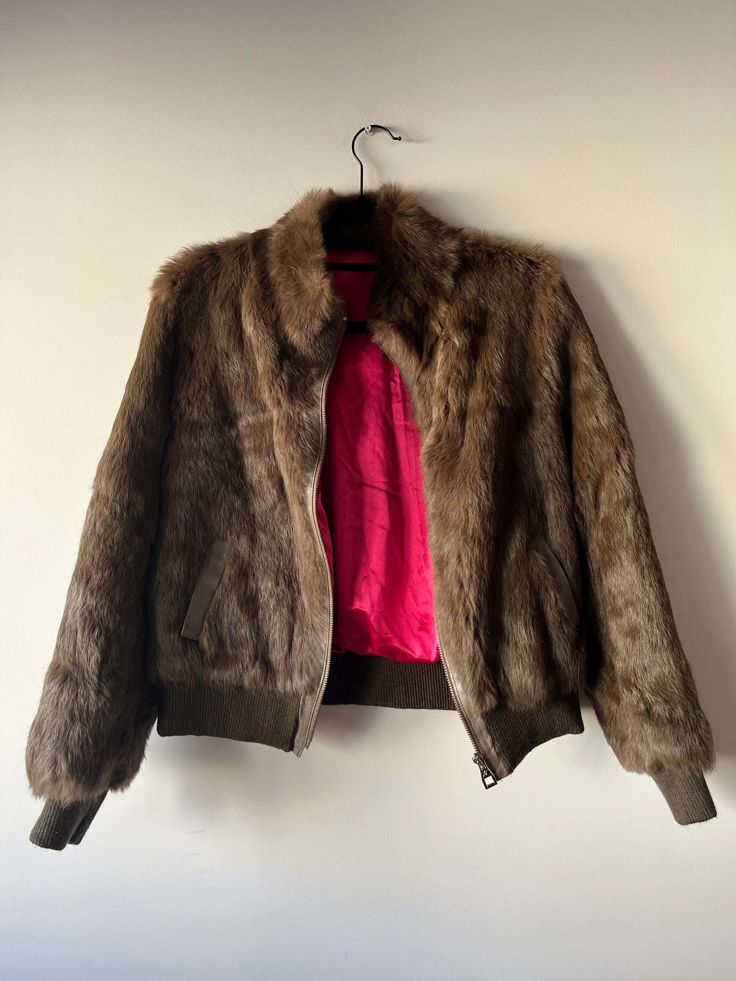 Veste courte en fourrure marron