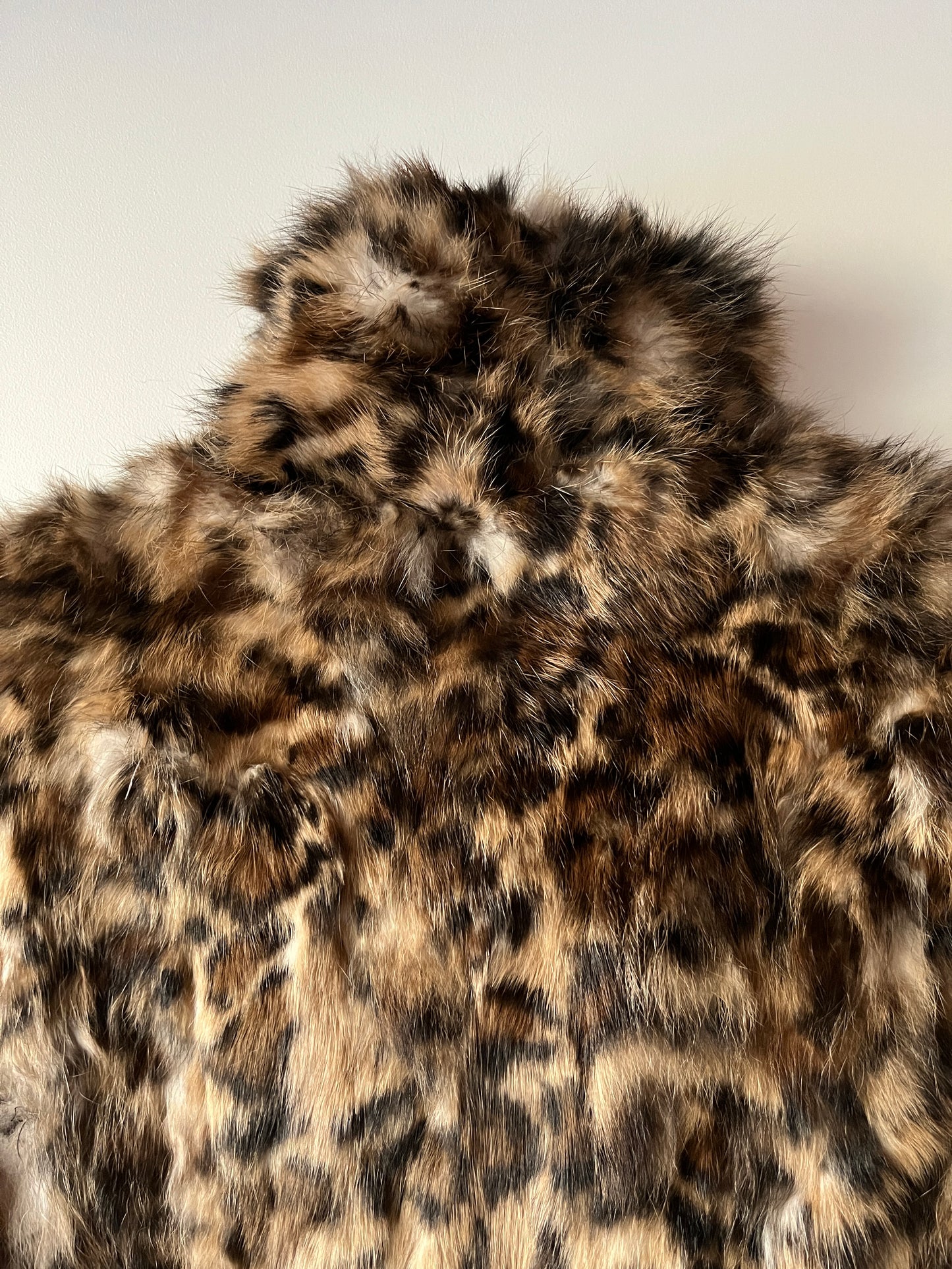 Manteau en fourrure imprimé léopard