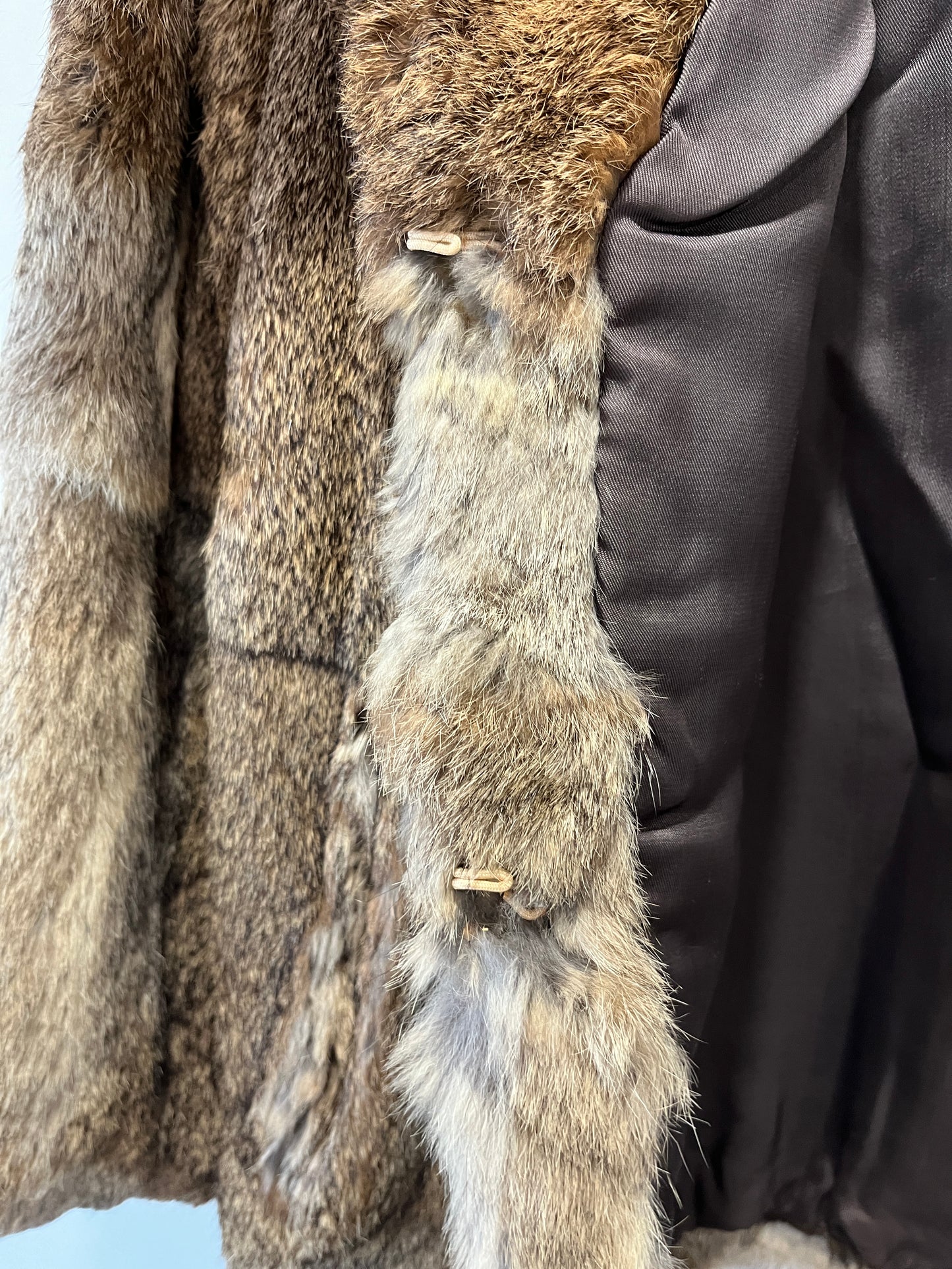 Manteau en fourrure gris maronné