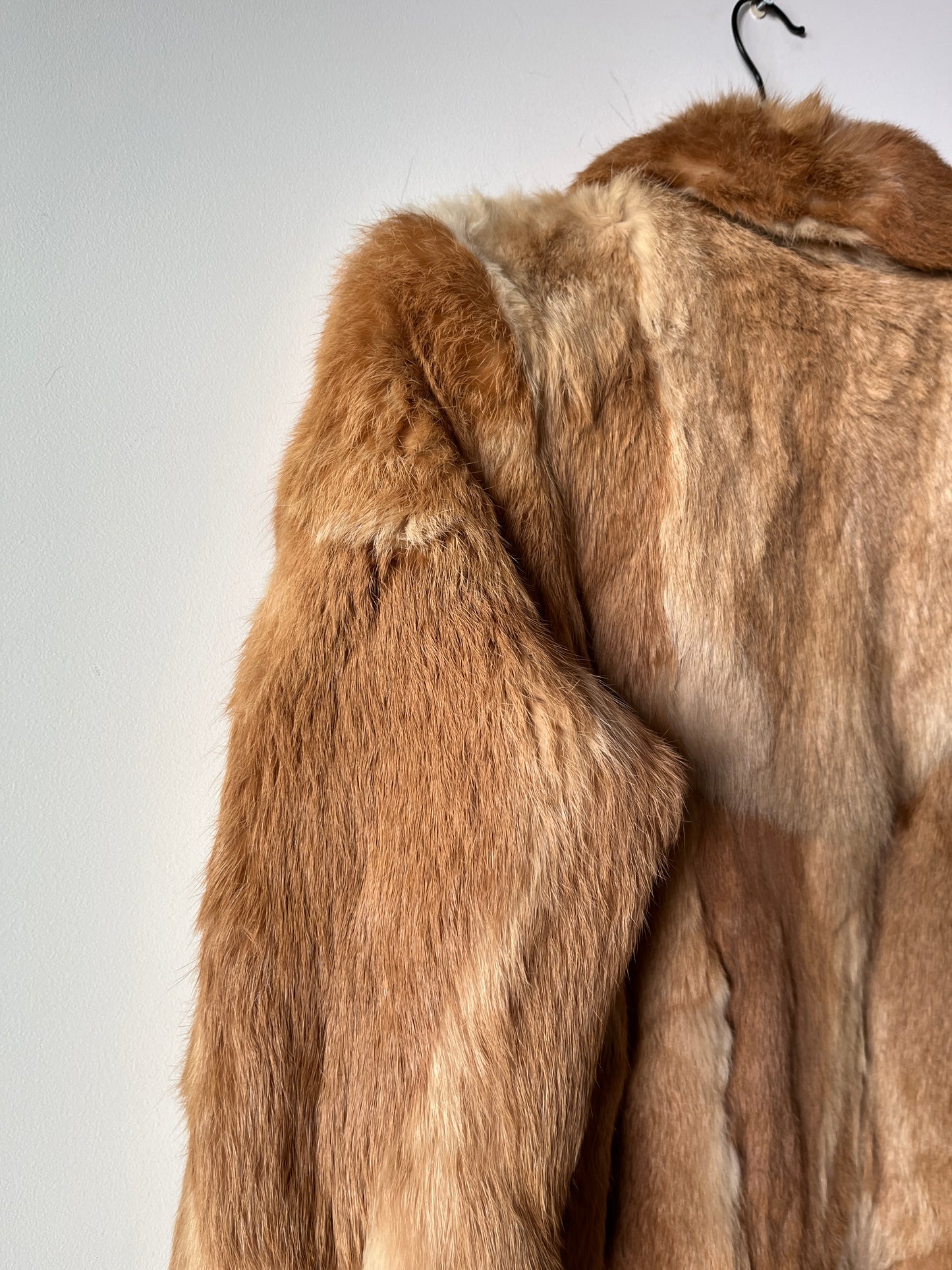 Manteau en fourrure beige