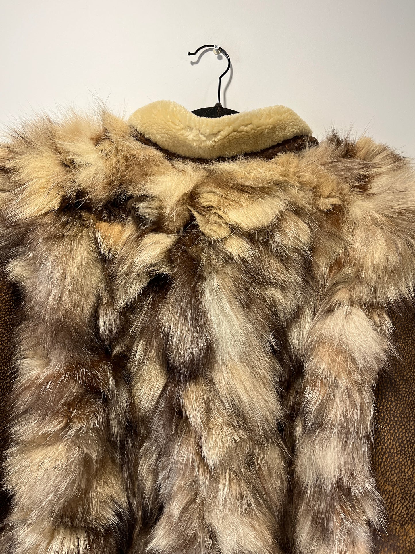 Veste en fourrure et cuir marron