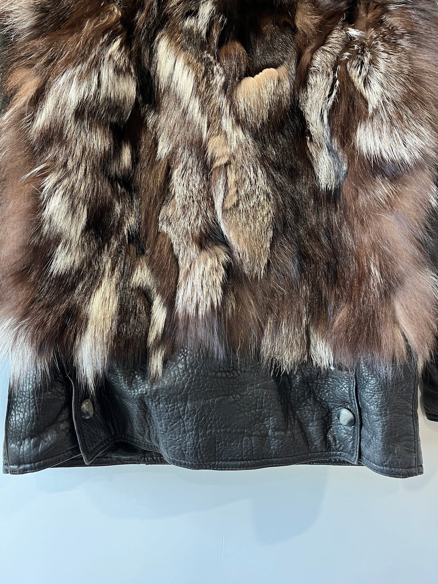 Veste en fourrure et cuir noir