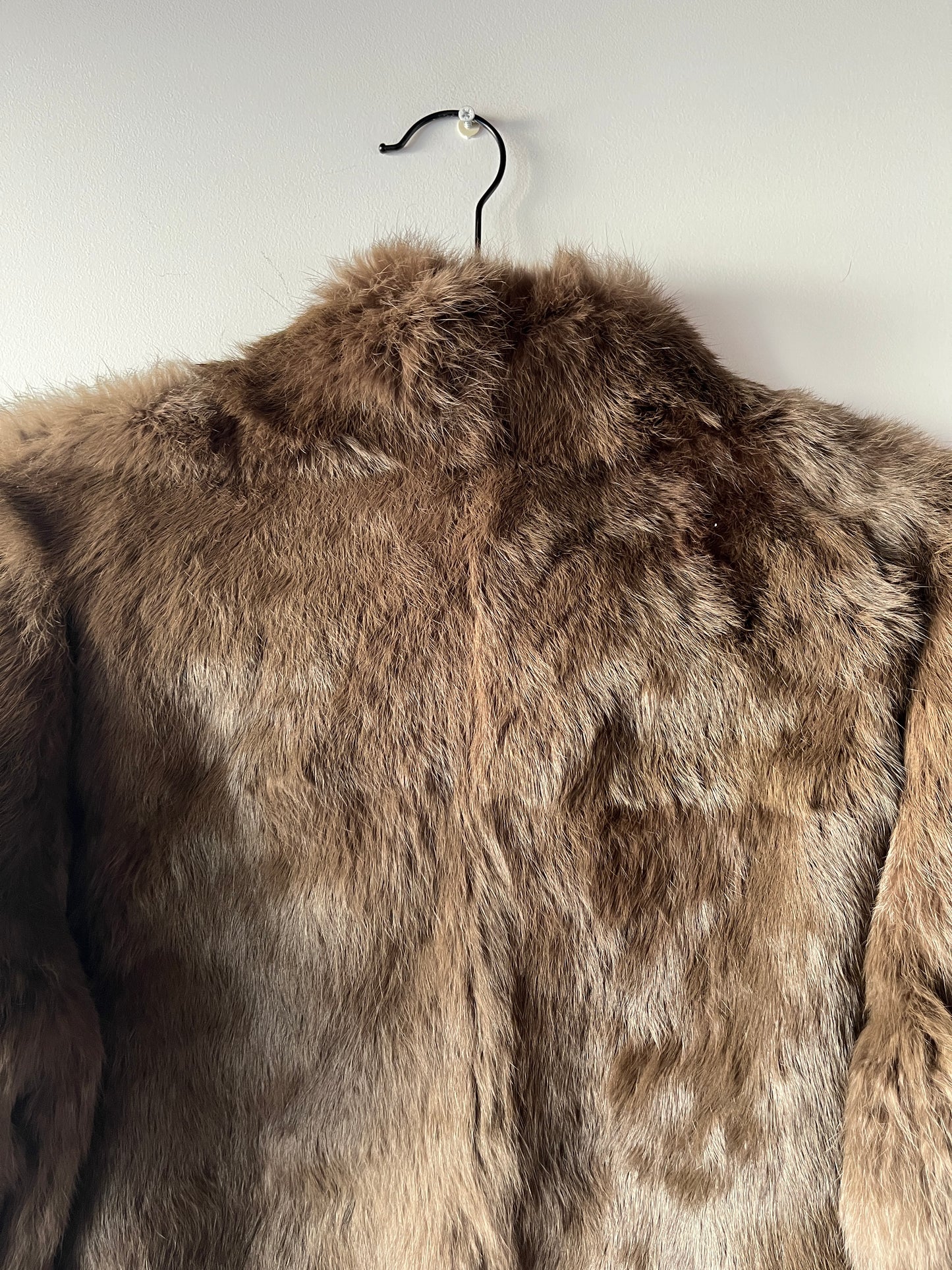 Veste courte en fourrure marron