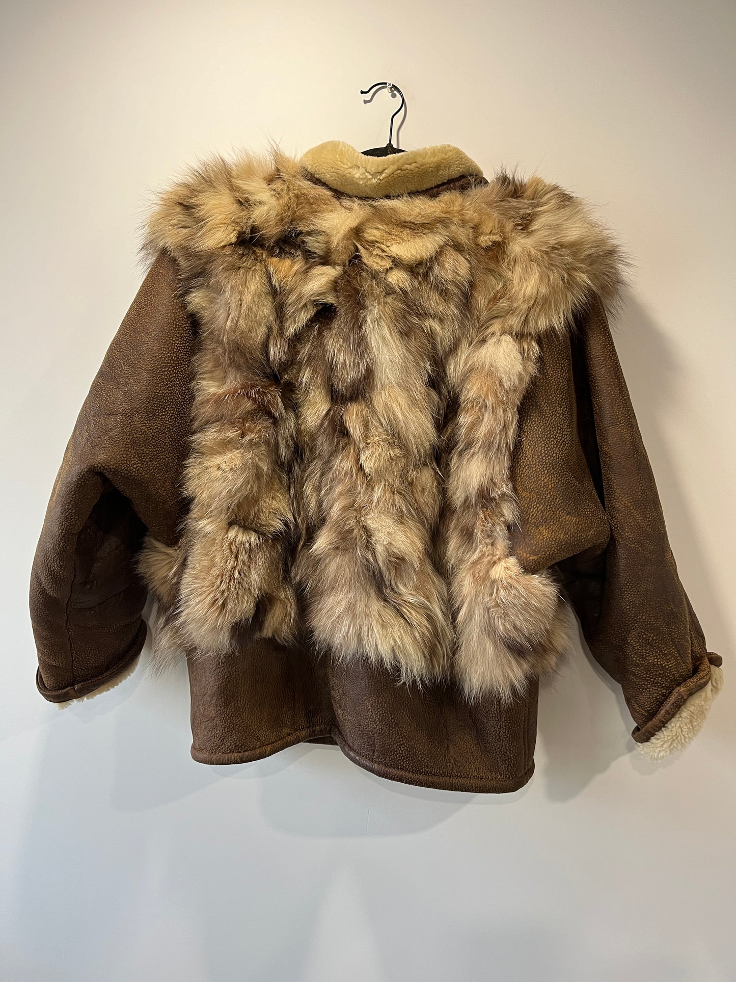 Veste en fourrure et cuir marron
