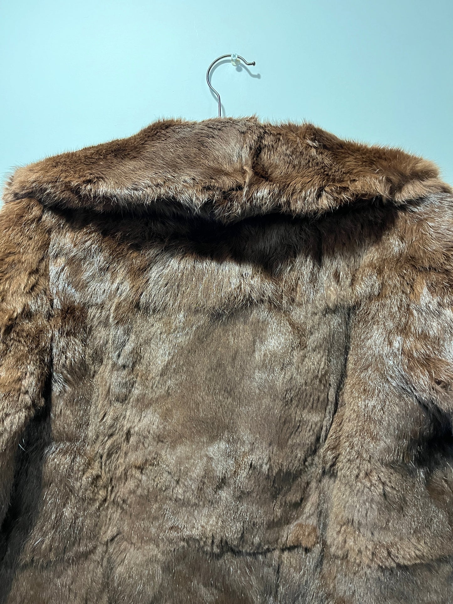 Manteau en fourrure marron