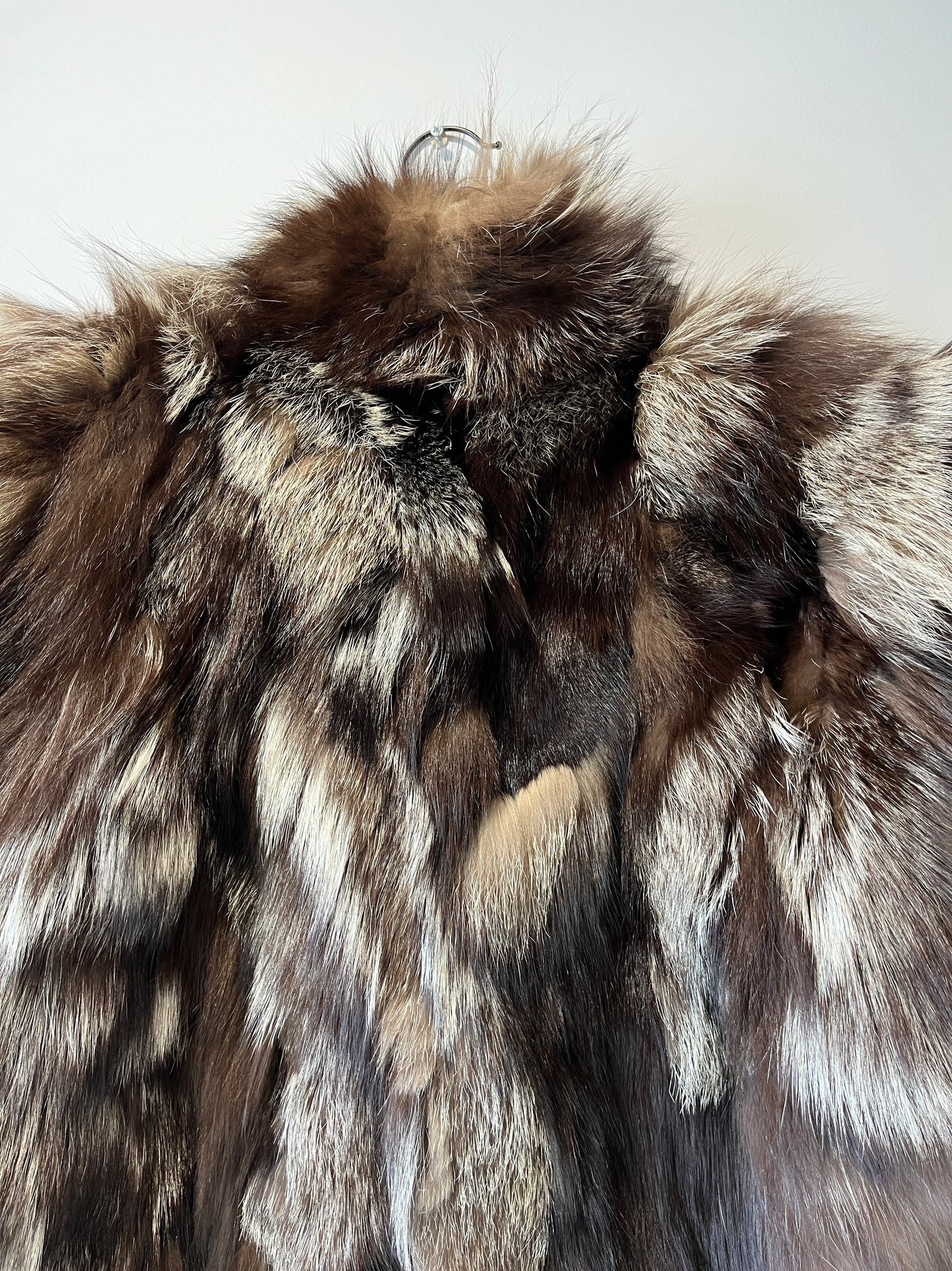 Veste en fourrure et cuir noir