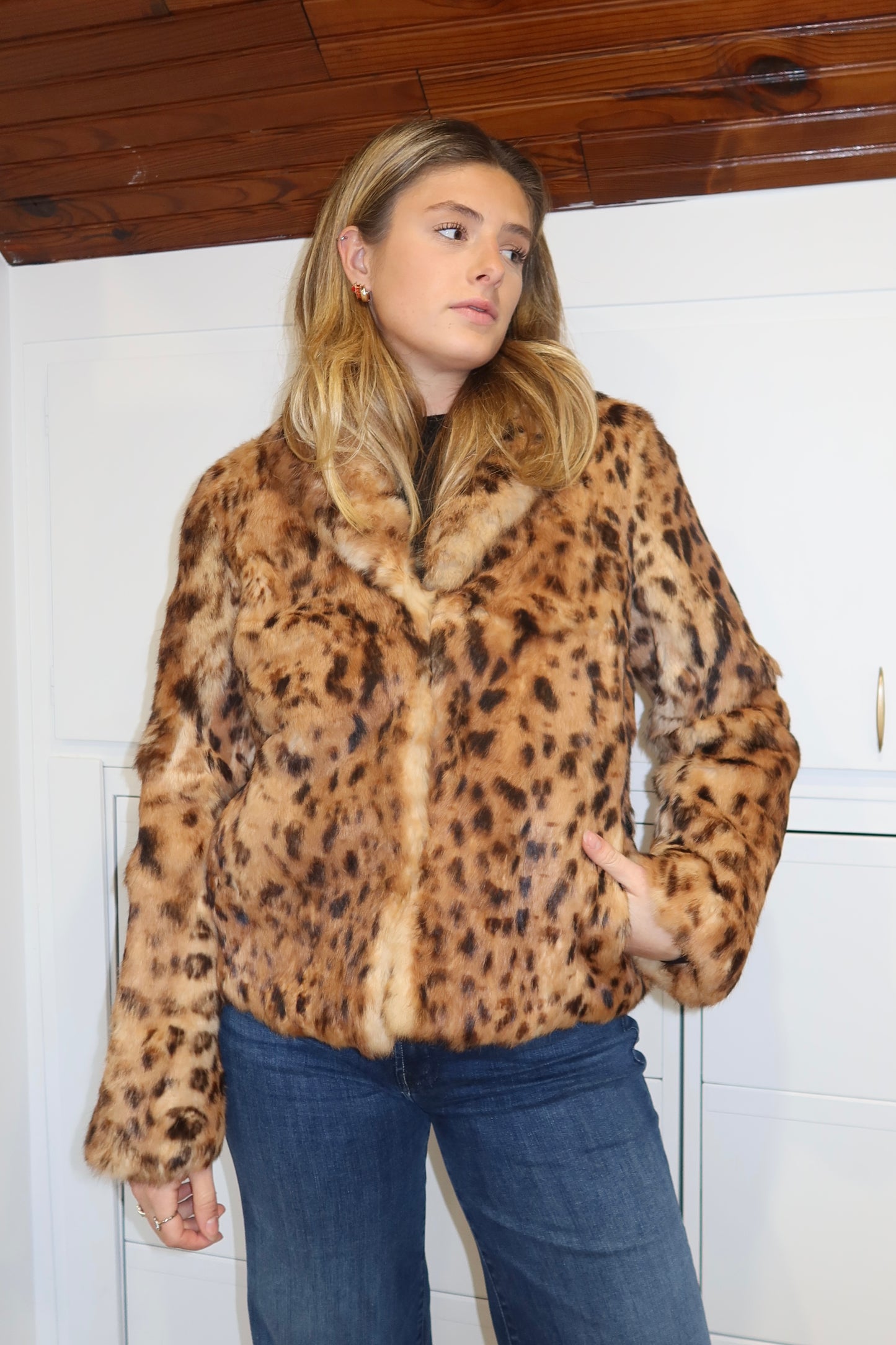 Veste en fourrure imprimée léopard
