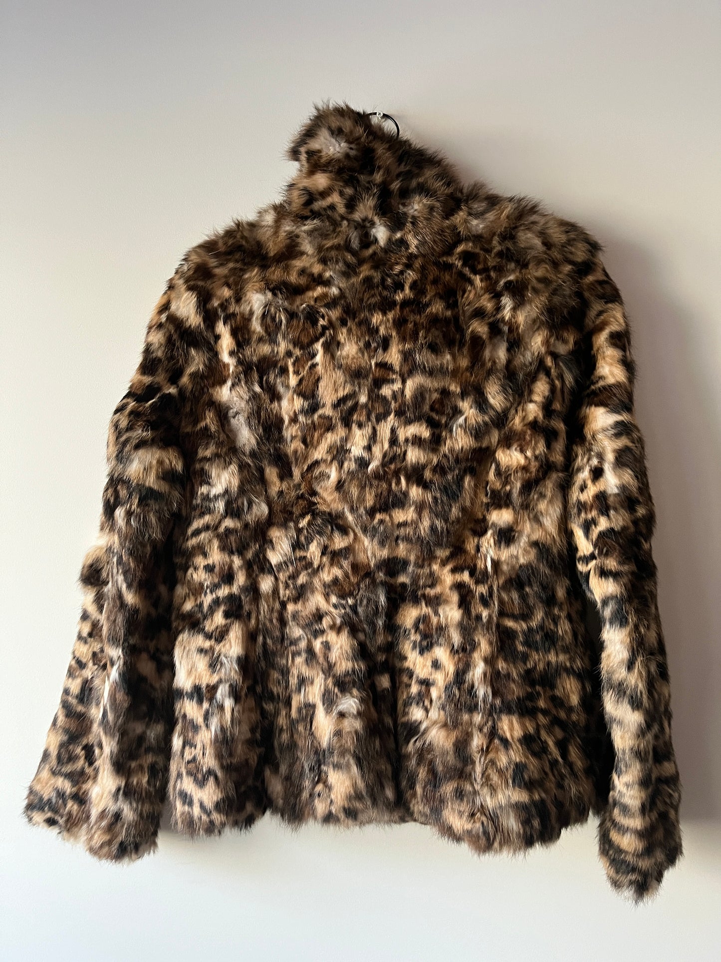 Manteau en fourrure imprimé léopard