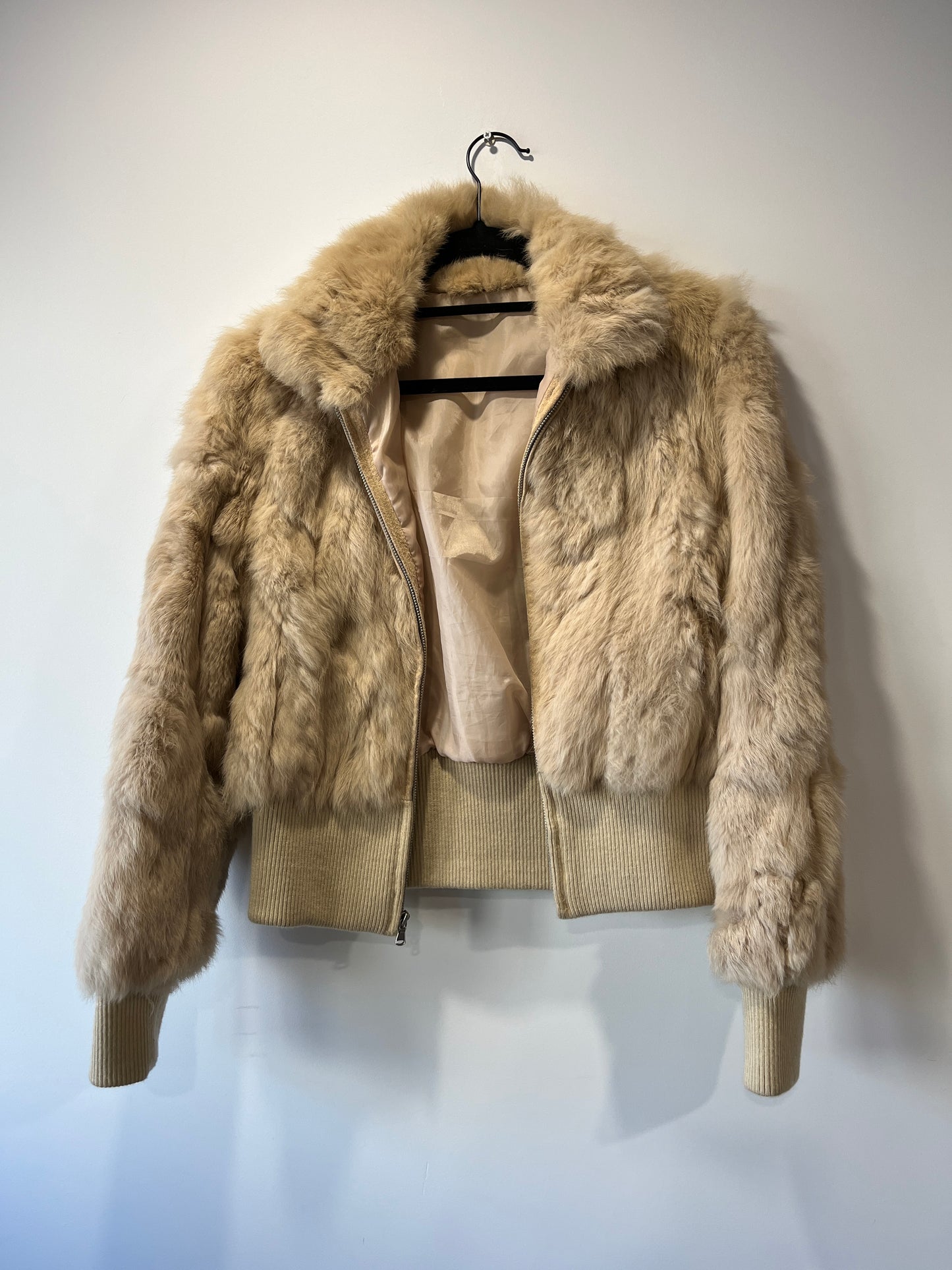Veste courte en fourrure beige