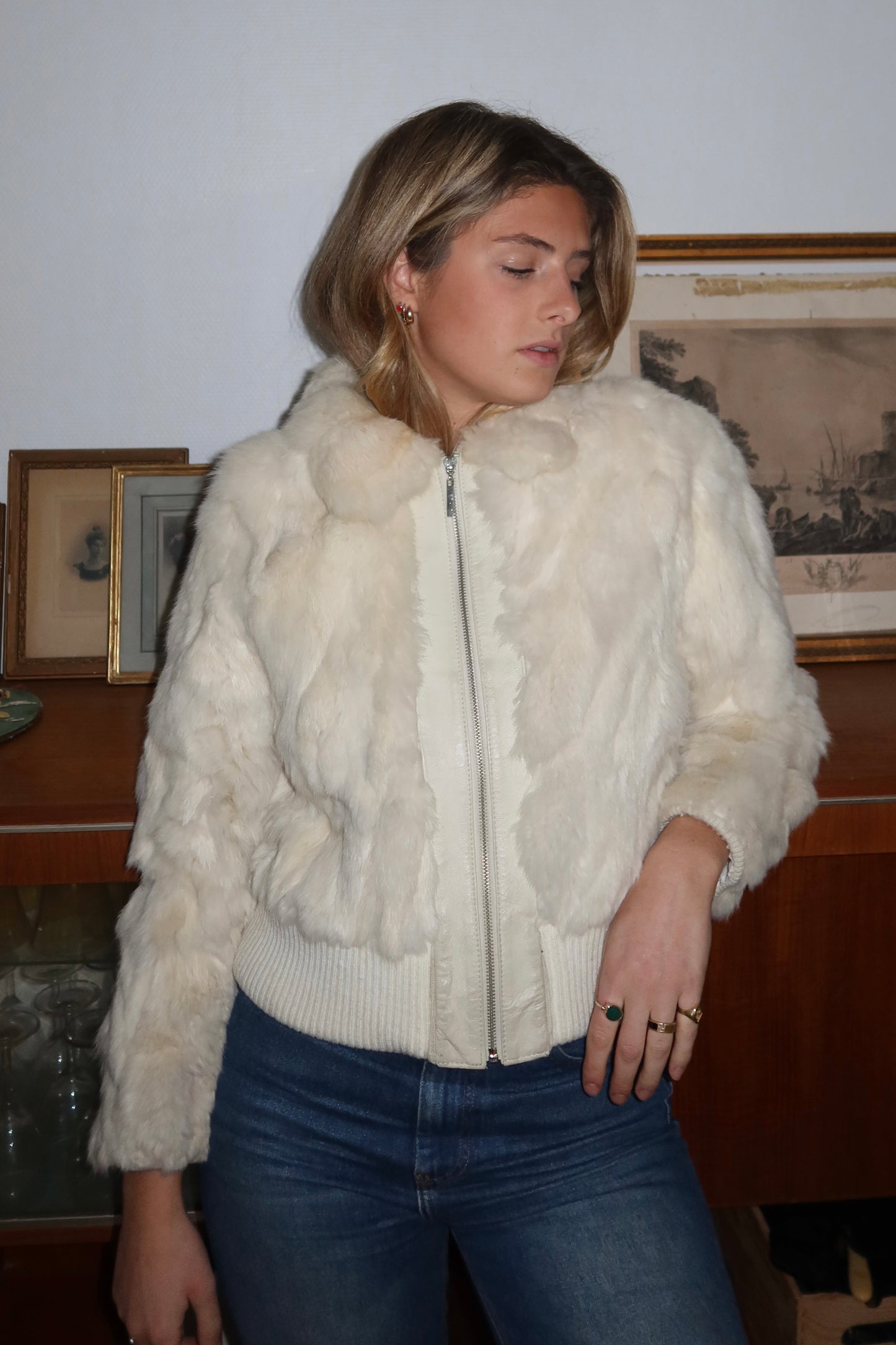 Veste courte en fourrure crème