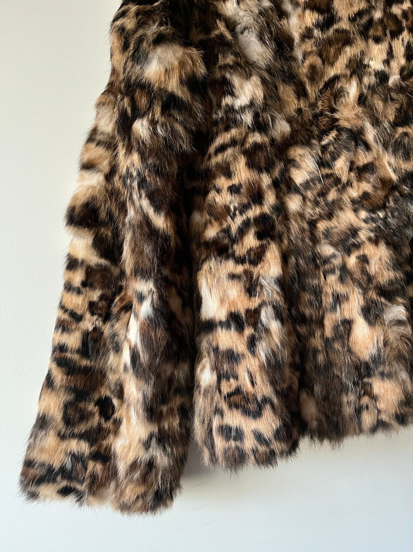 Manteau en fourrure imprimé léopard