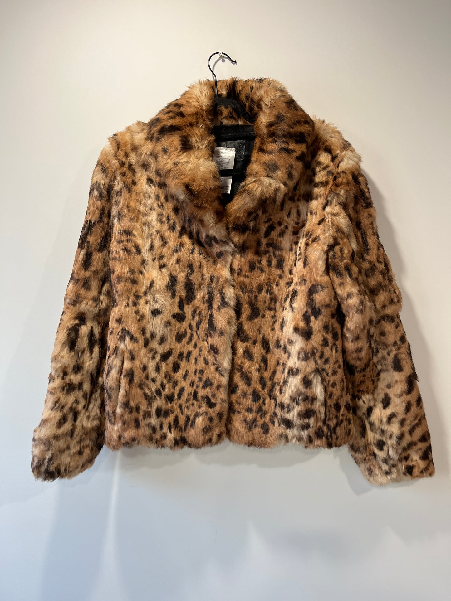 Veste en fourrure imprimée léopard