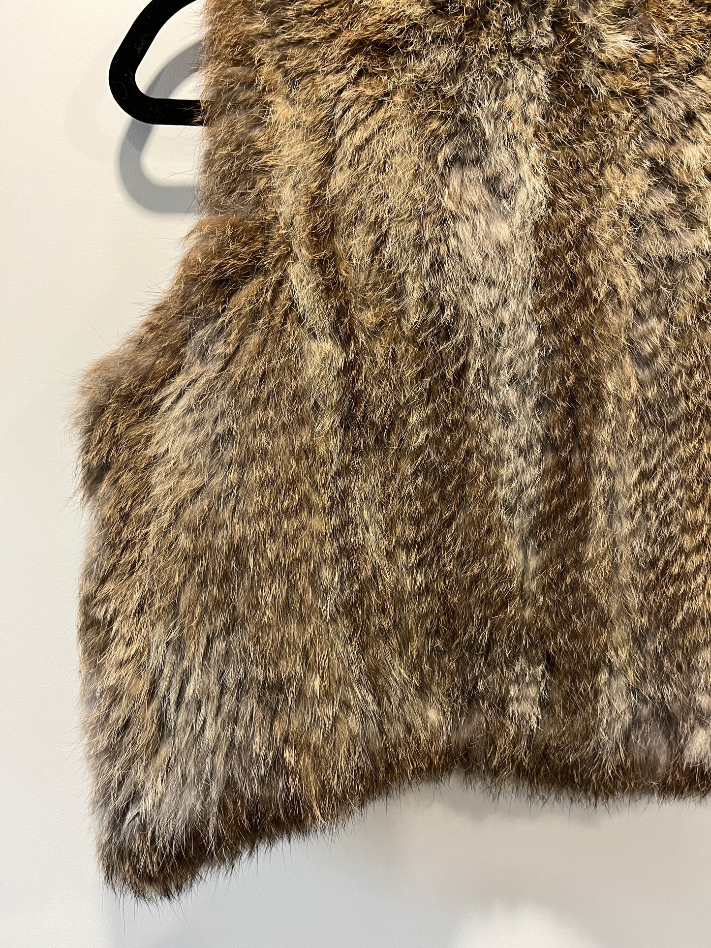 Gilet en fourrure tressée
