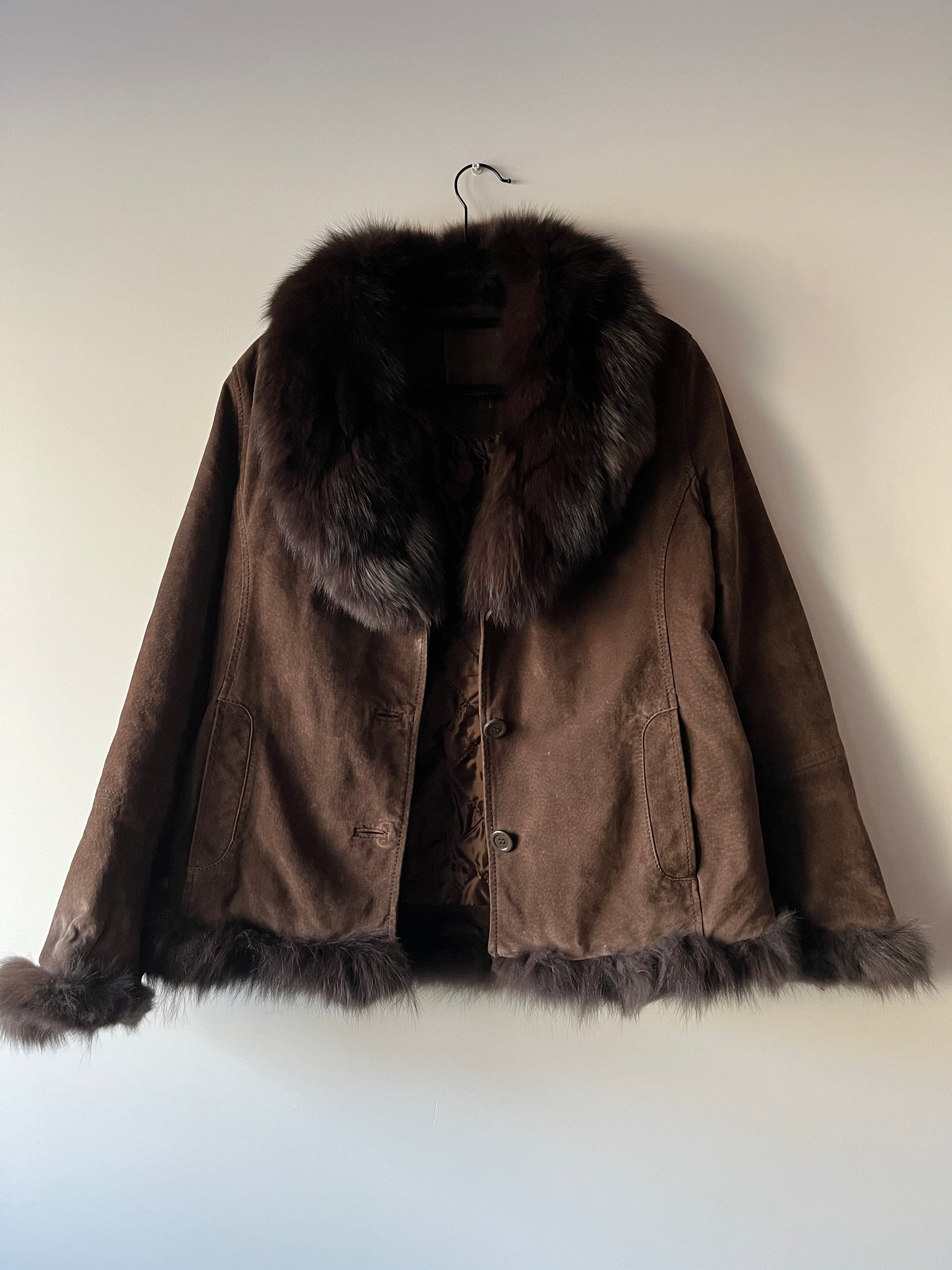 Veste en cuir avec bordures en fourrure marron