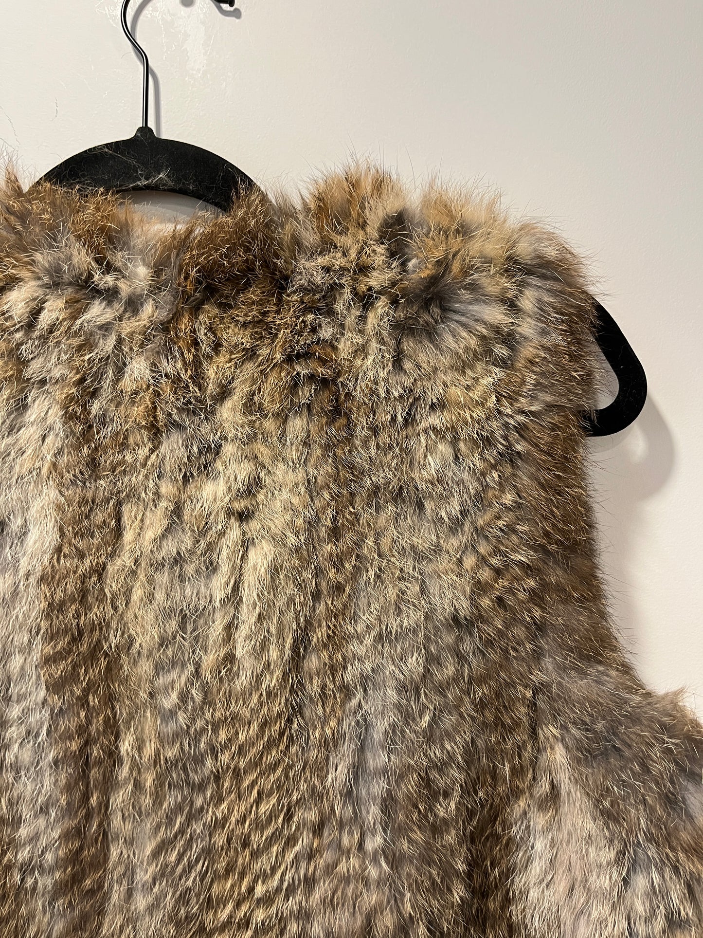 Gilet en fourrure tressée