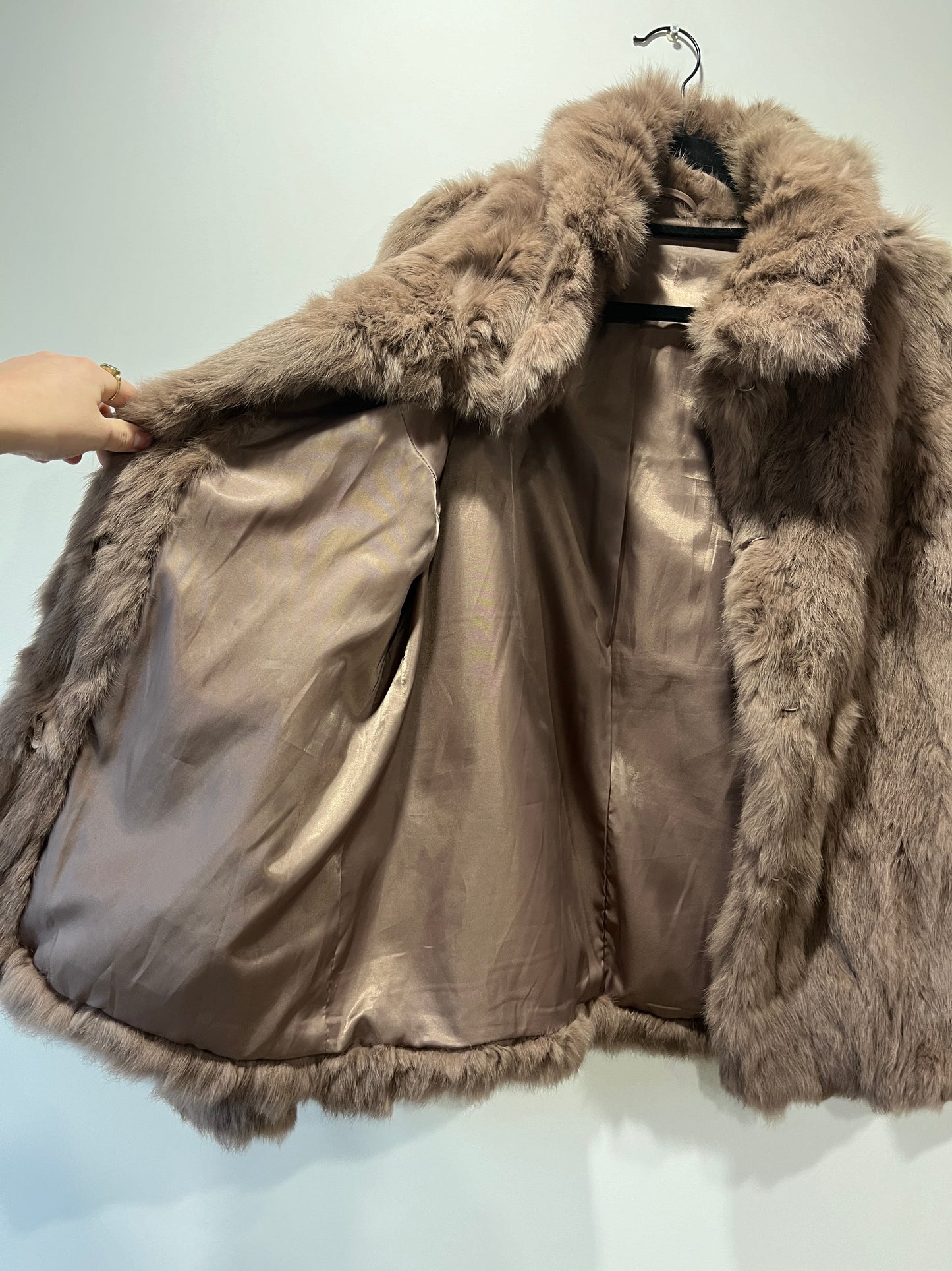 Manteau en fourrure taupe