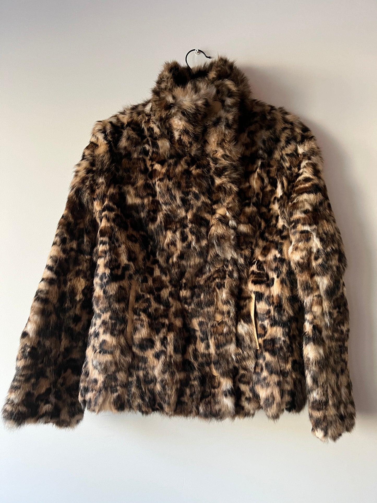 Manteau en fourrure imprimé léopard