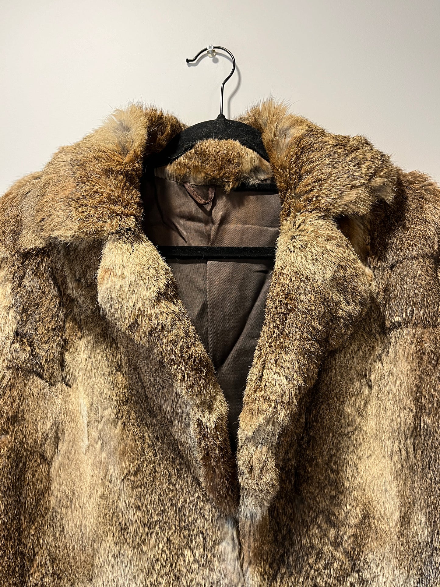 Manteau en fourrure gris maronné