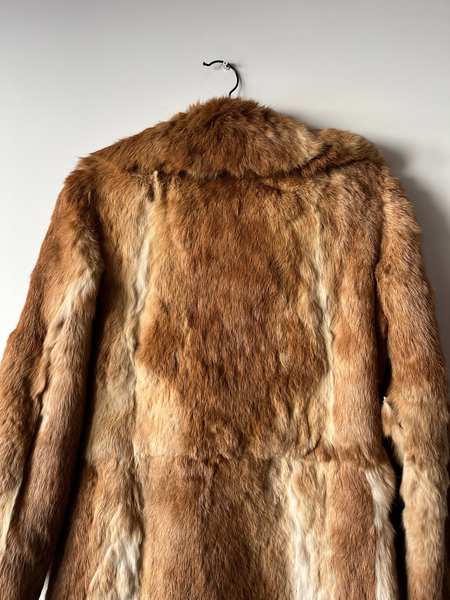 Manteau long en fourrure beige