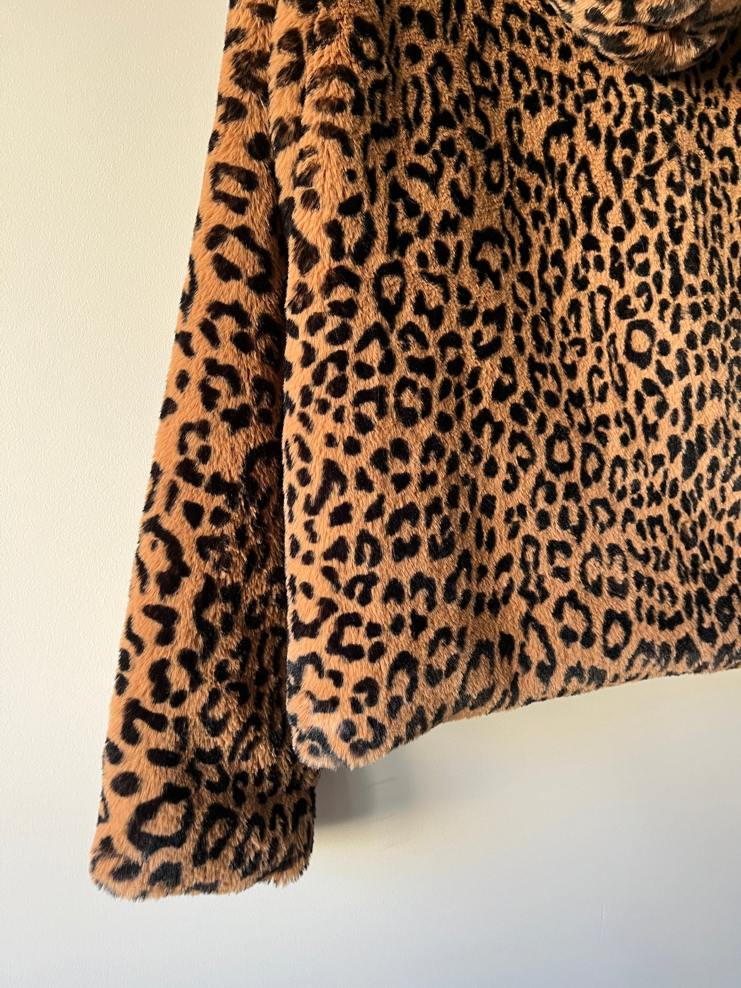 Veste à capuche imprimée léopard