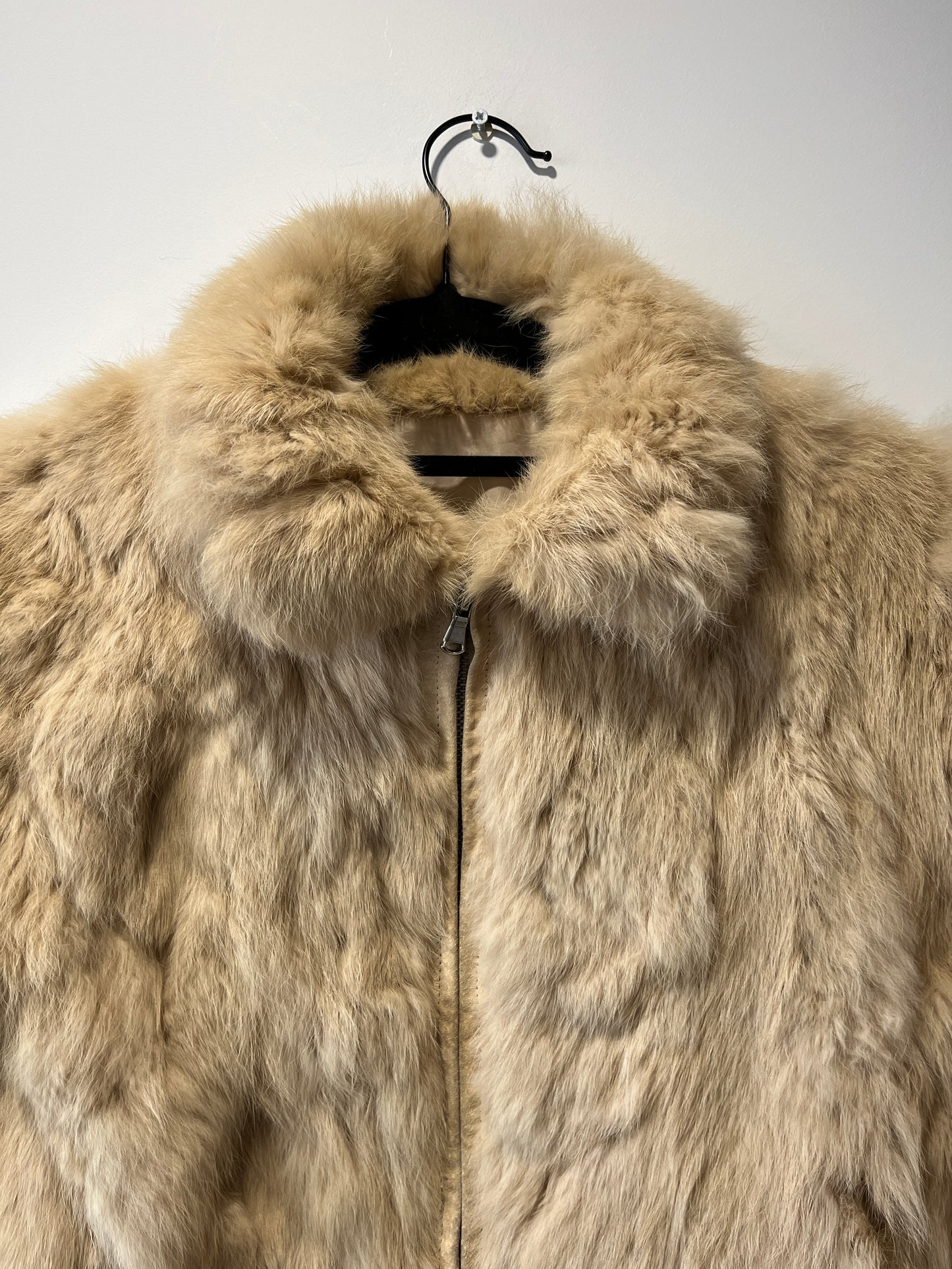 Veste courte en fourrure beige