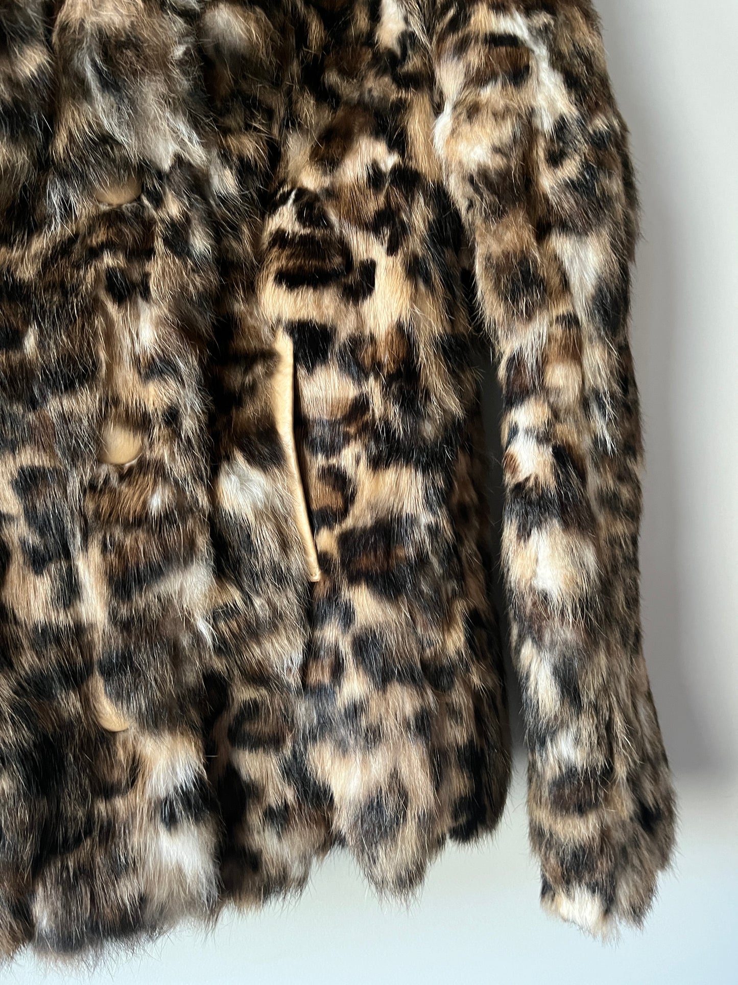 Manteau en fourrure imprimé léopard
