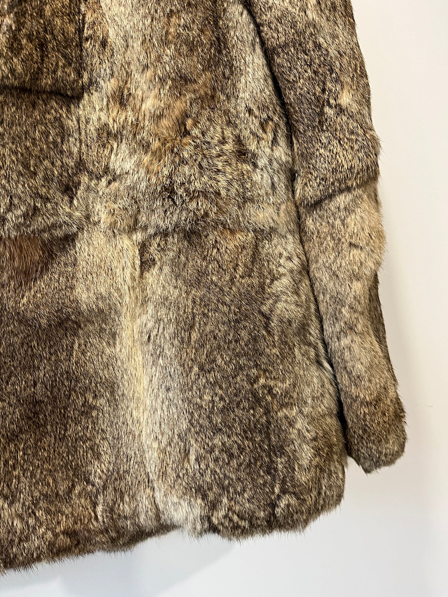 Manteau en fourrure gris maronné