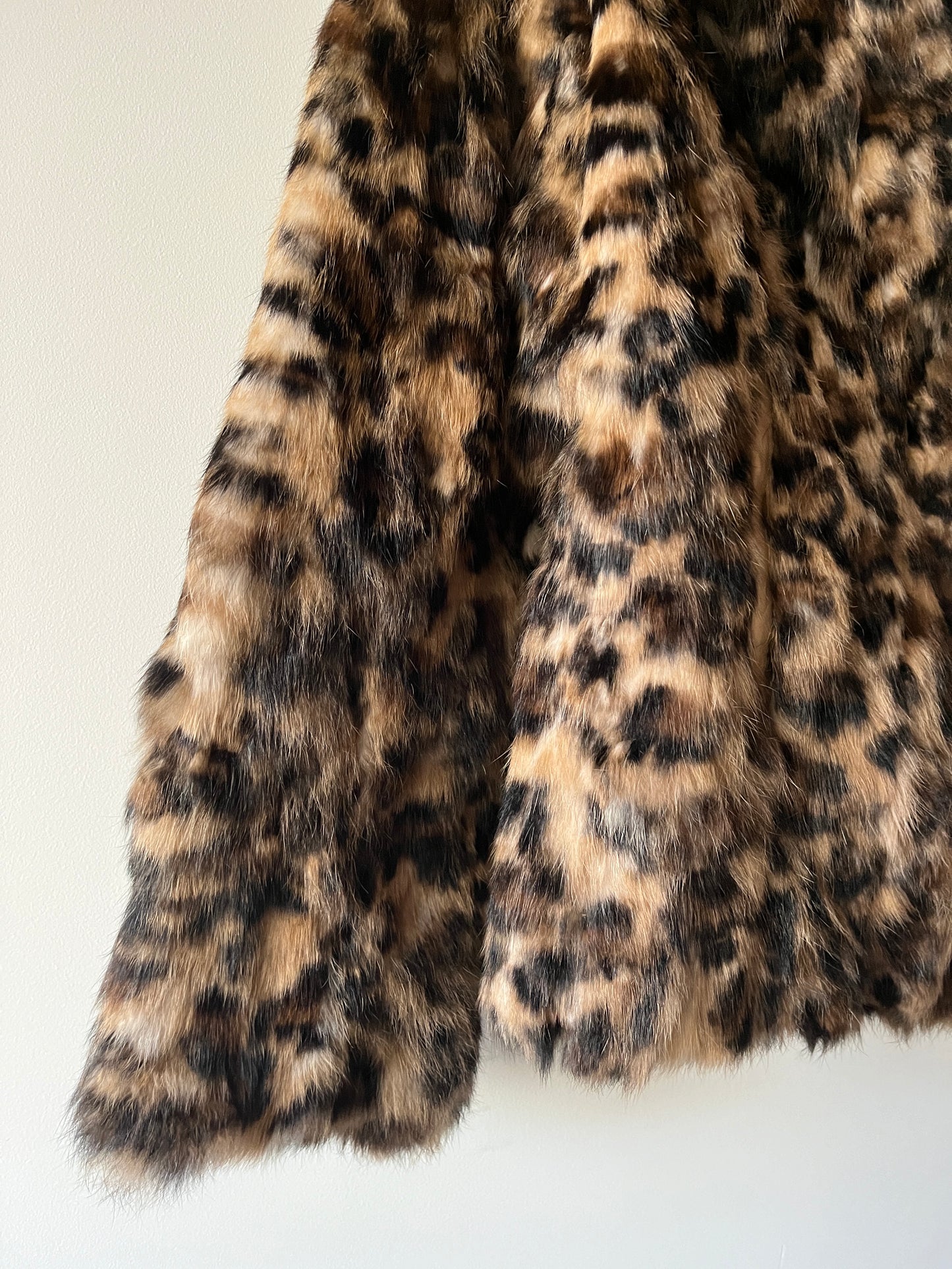 Manteau en fourrure imprimé léopard
