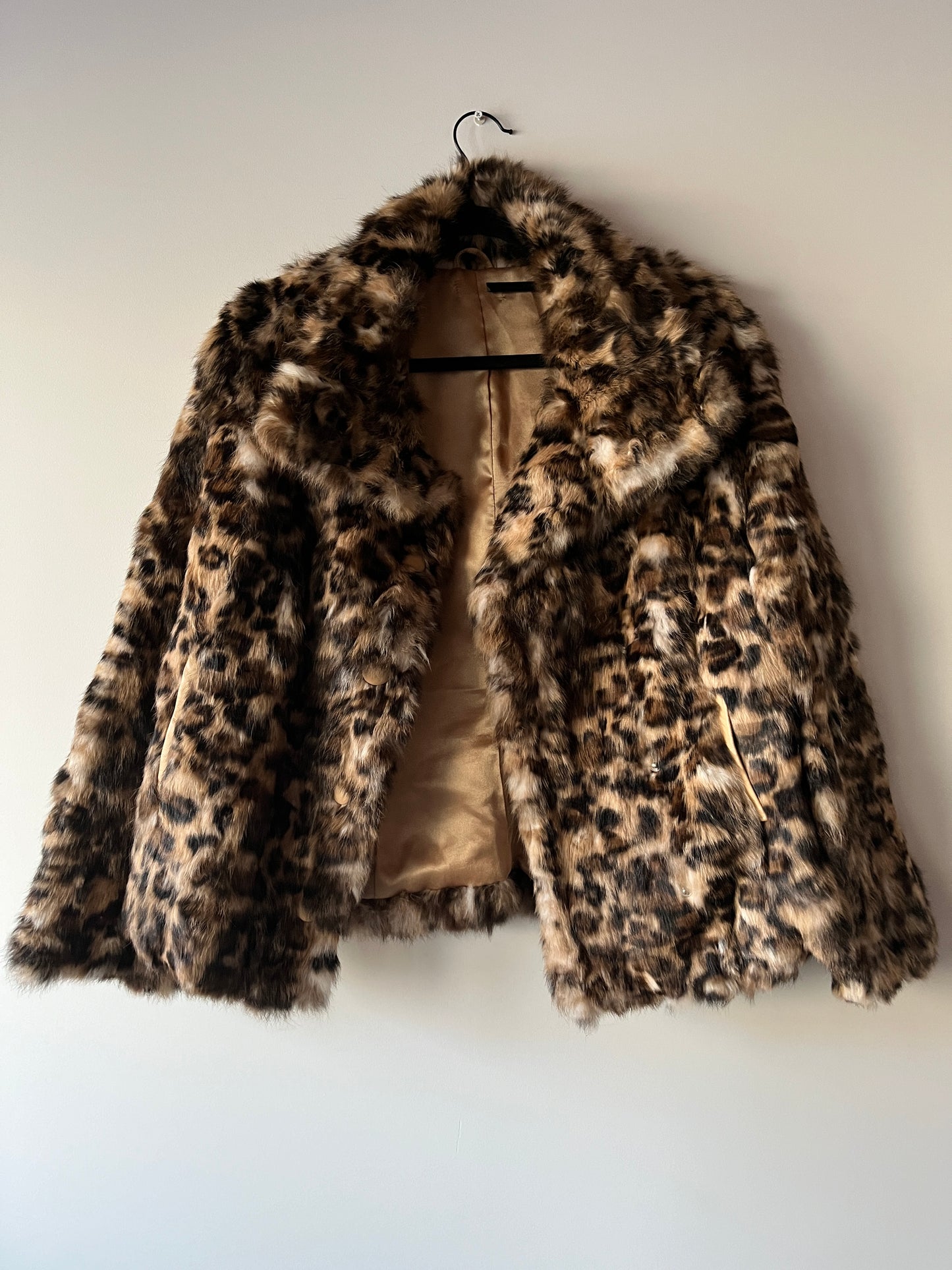 Manteau en fourrure imprimé léopard