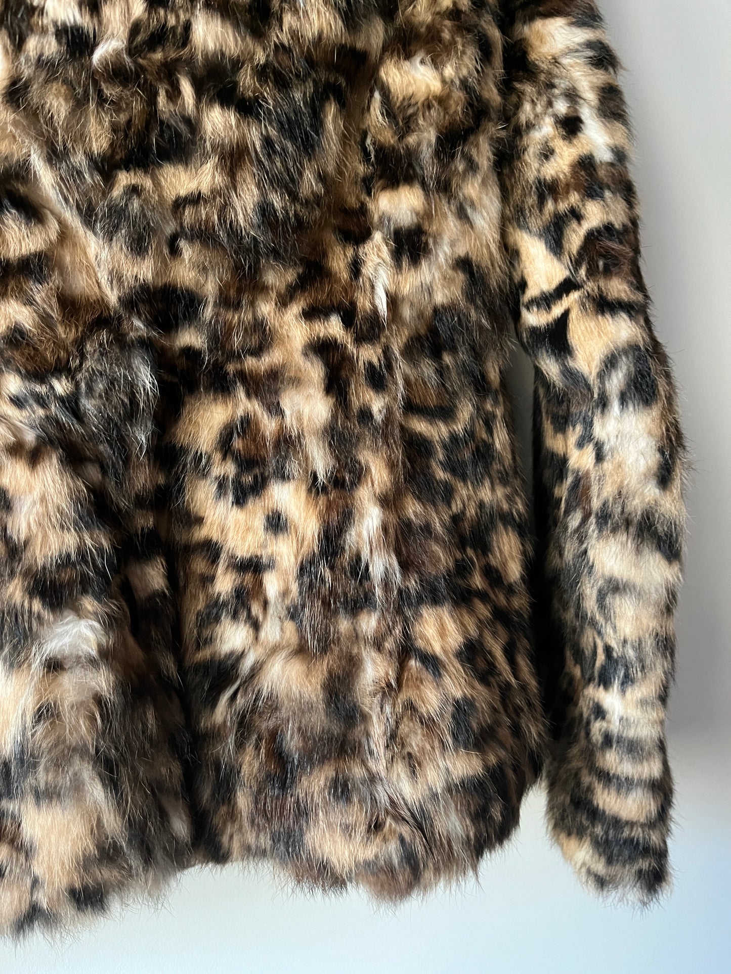 Manteau en fourrure imprimé léopard