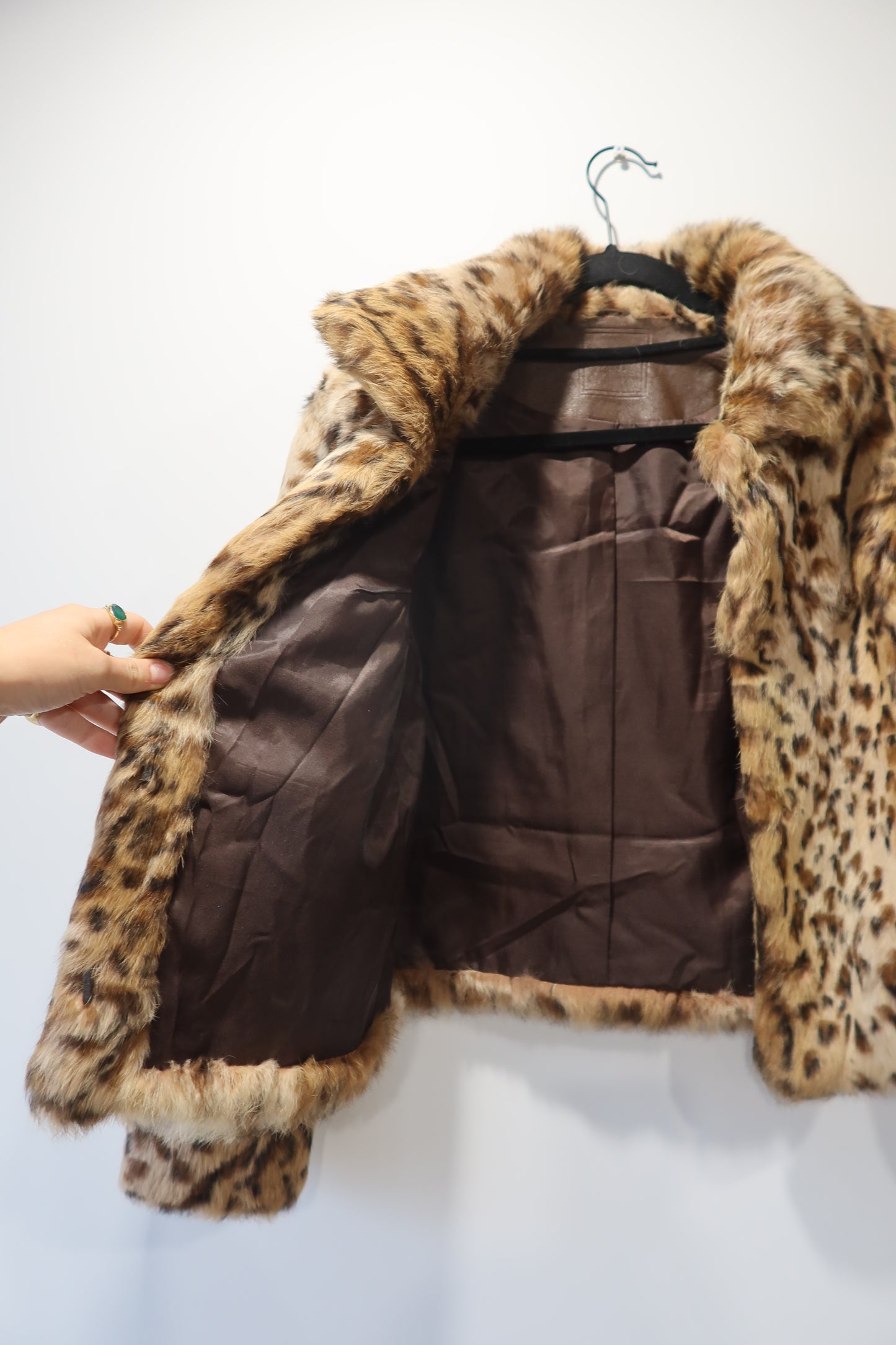 Veste en fourrure imprimée léopard