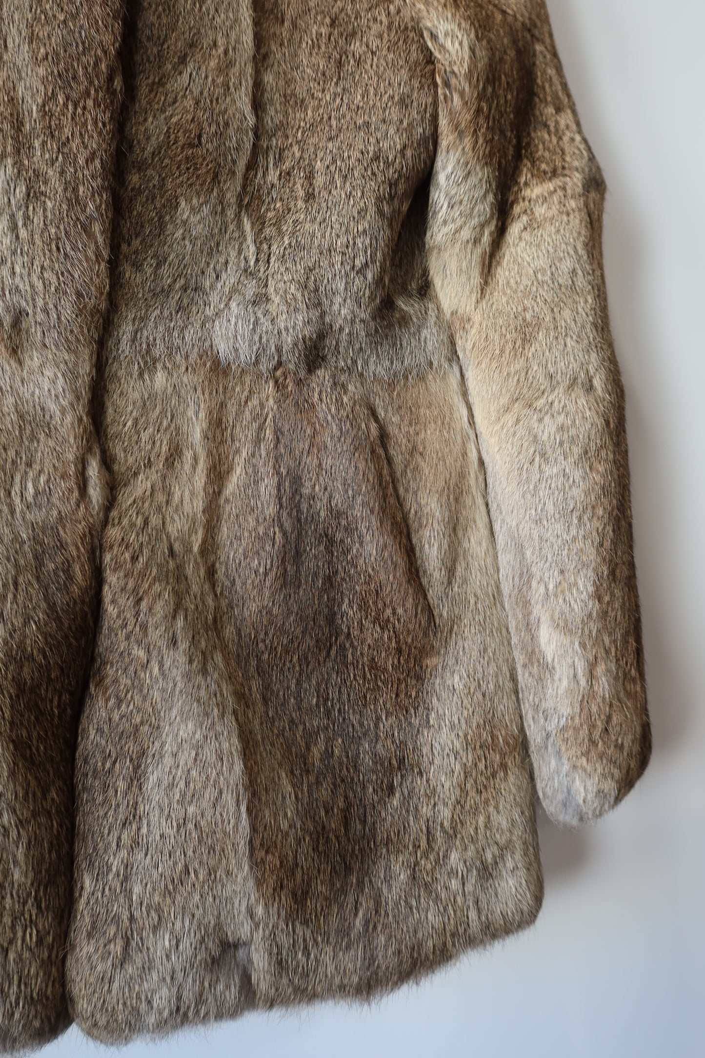 Manteau en fourrure gris