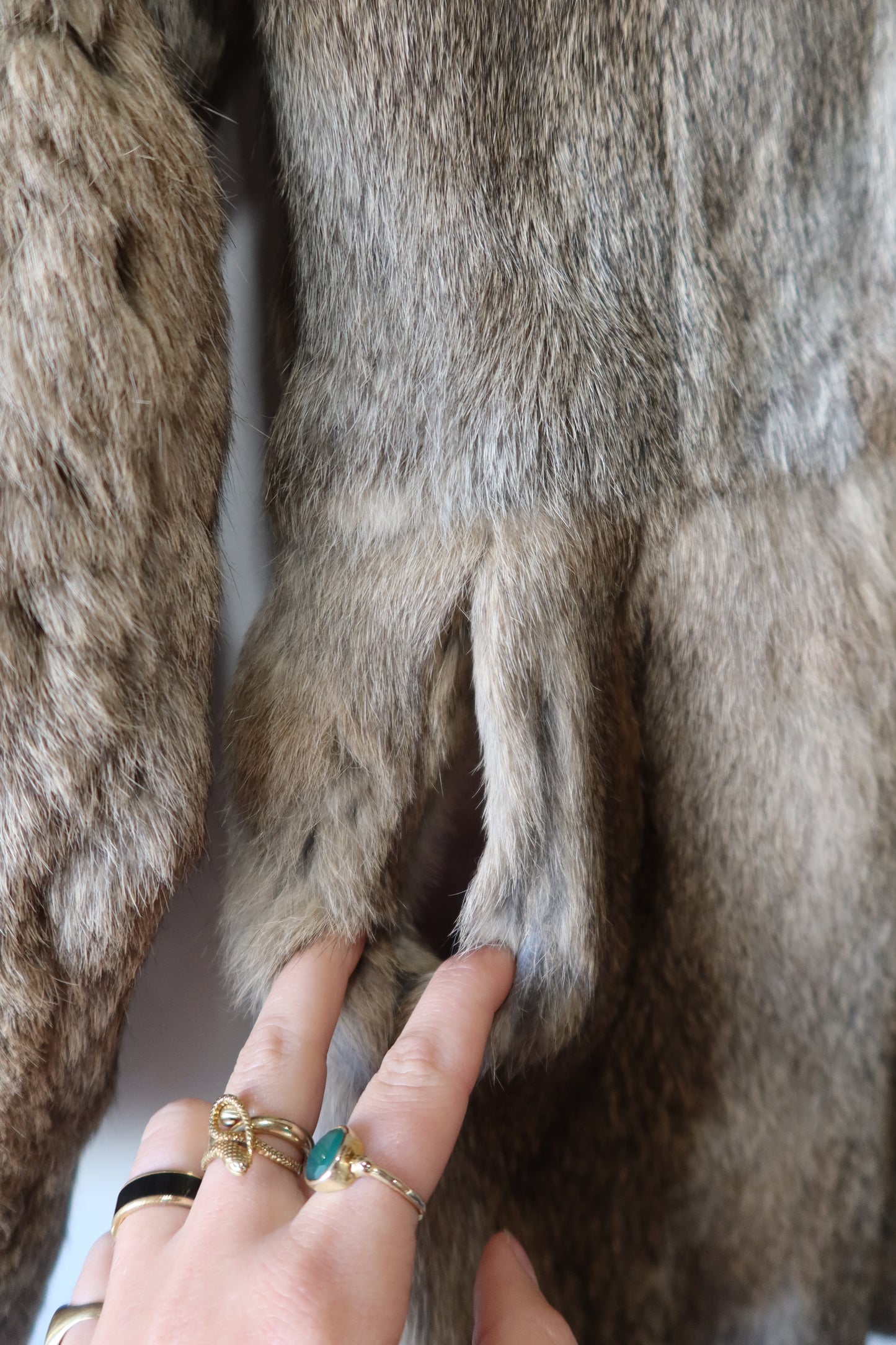 Manteau en fourrure gris