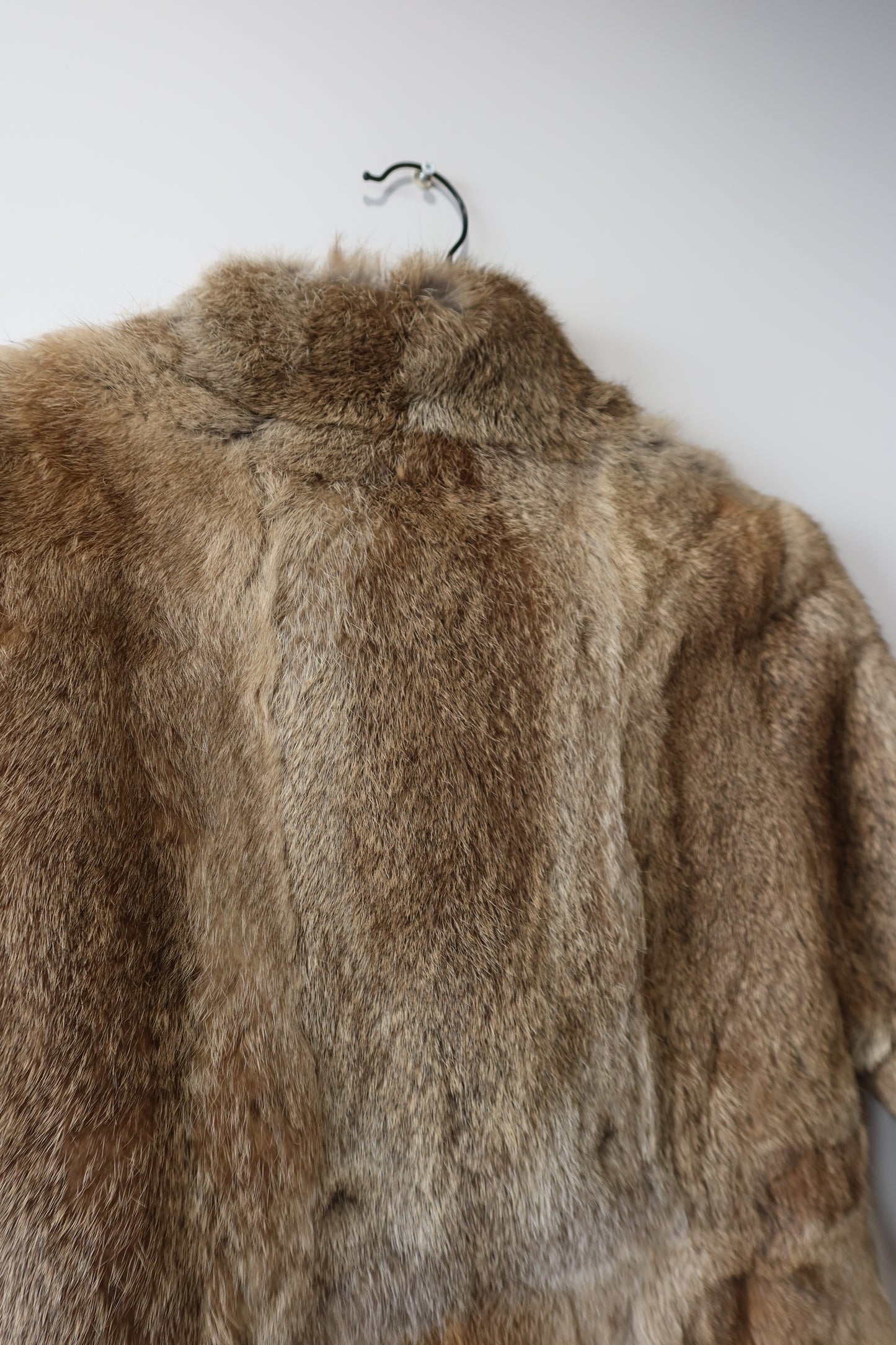 Manteau en fourrure gris