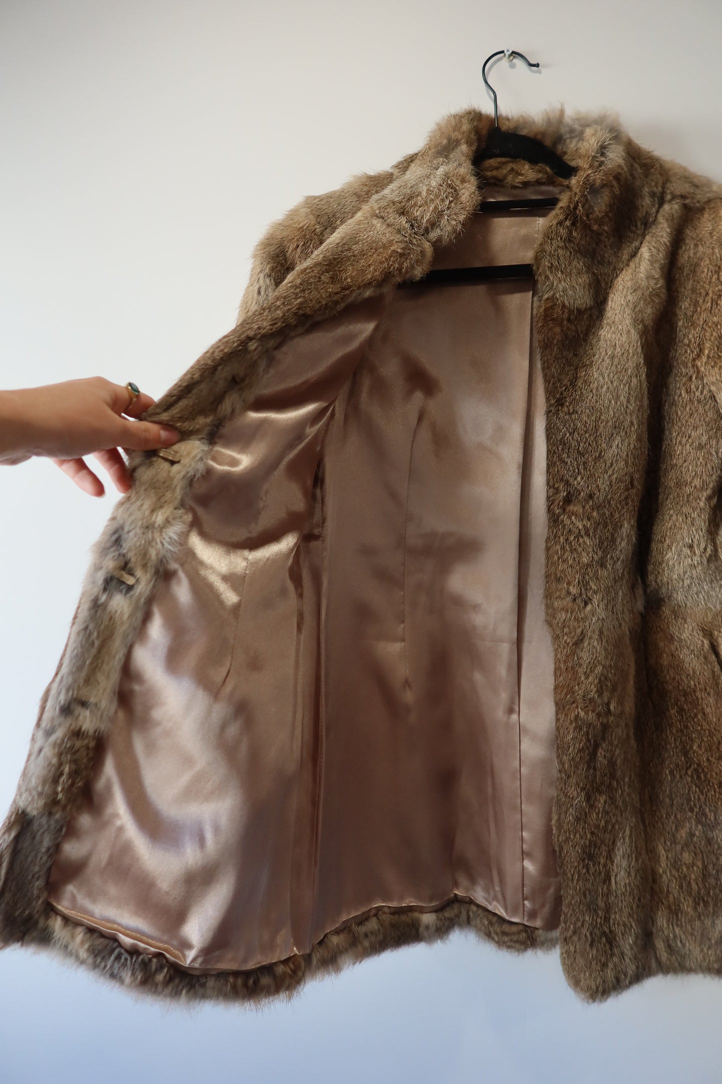 Manteau en fourrure gris