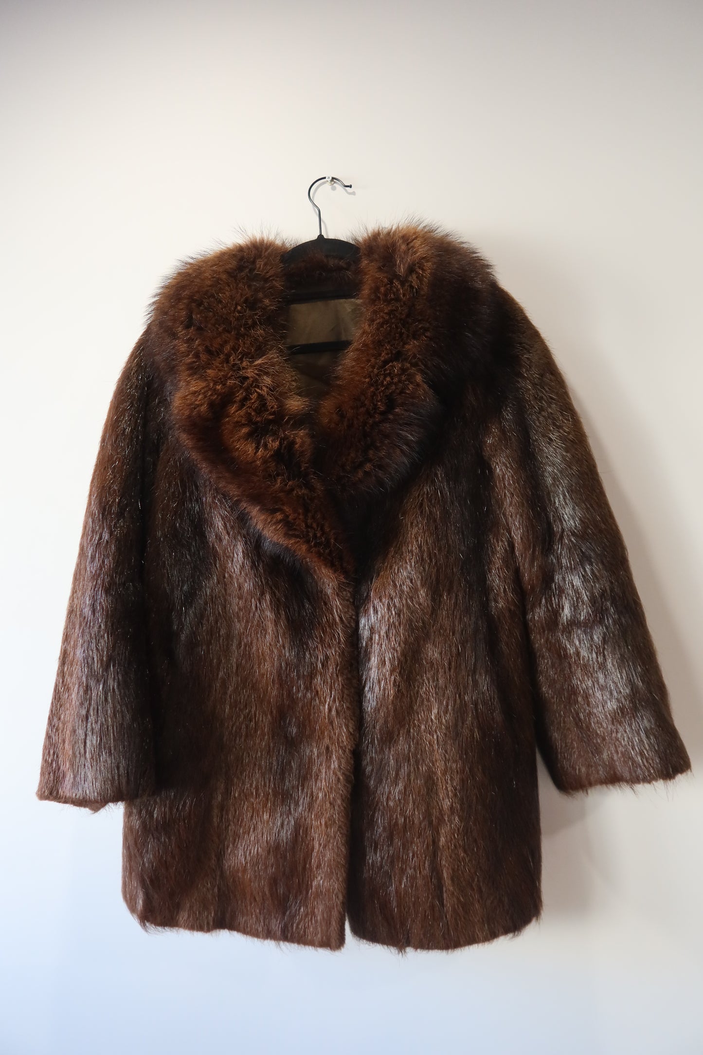 Manteau en fourrure marron