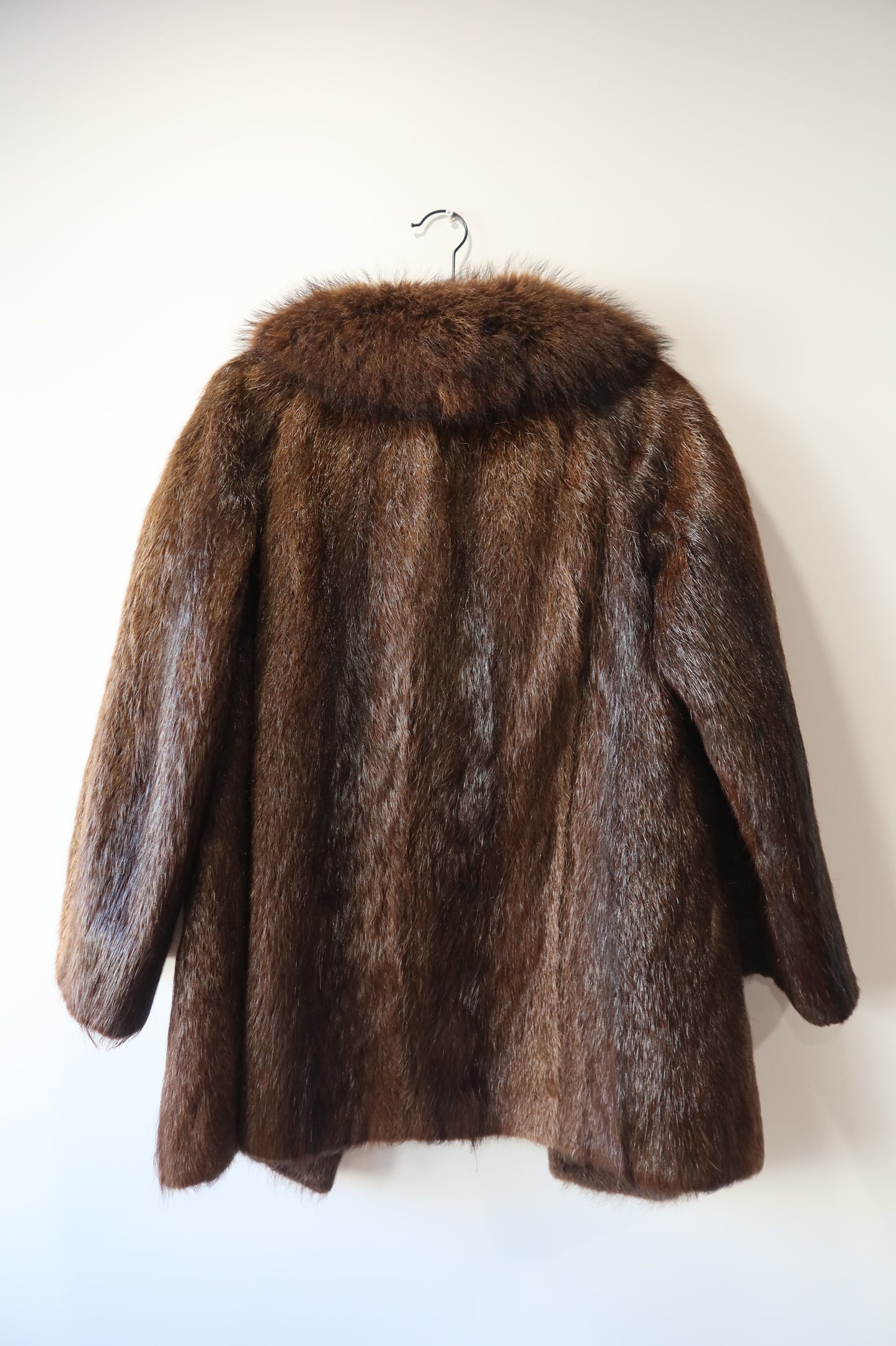 Manteau en fourrure marron
