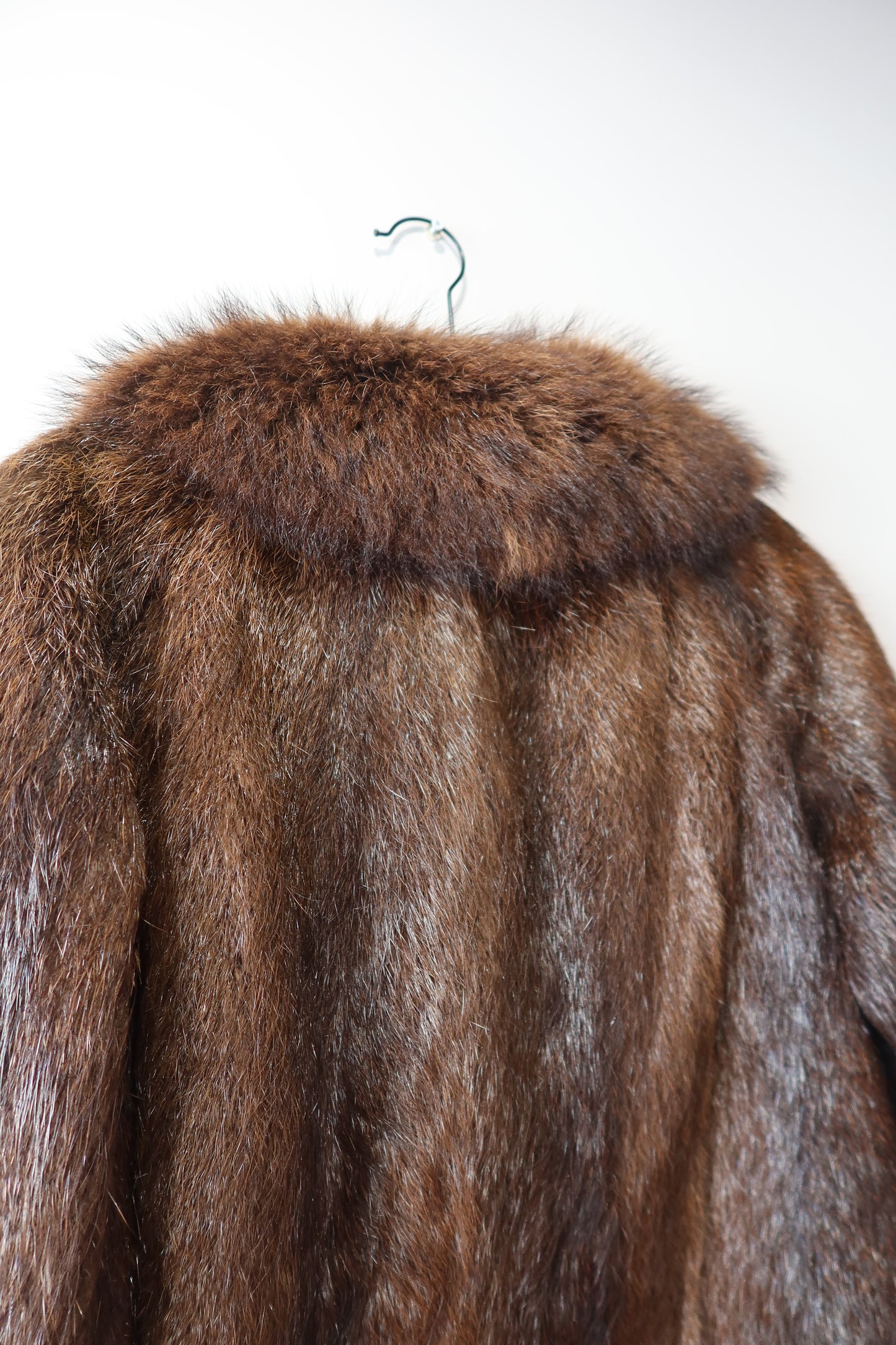 Manteau en fourrure marron