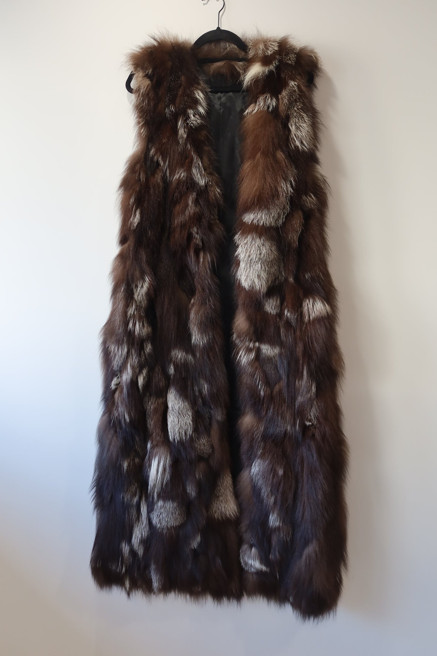 Manteau long sans manches en fourrure