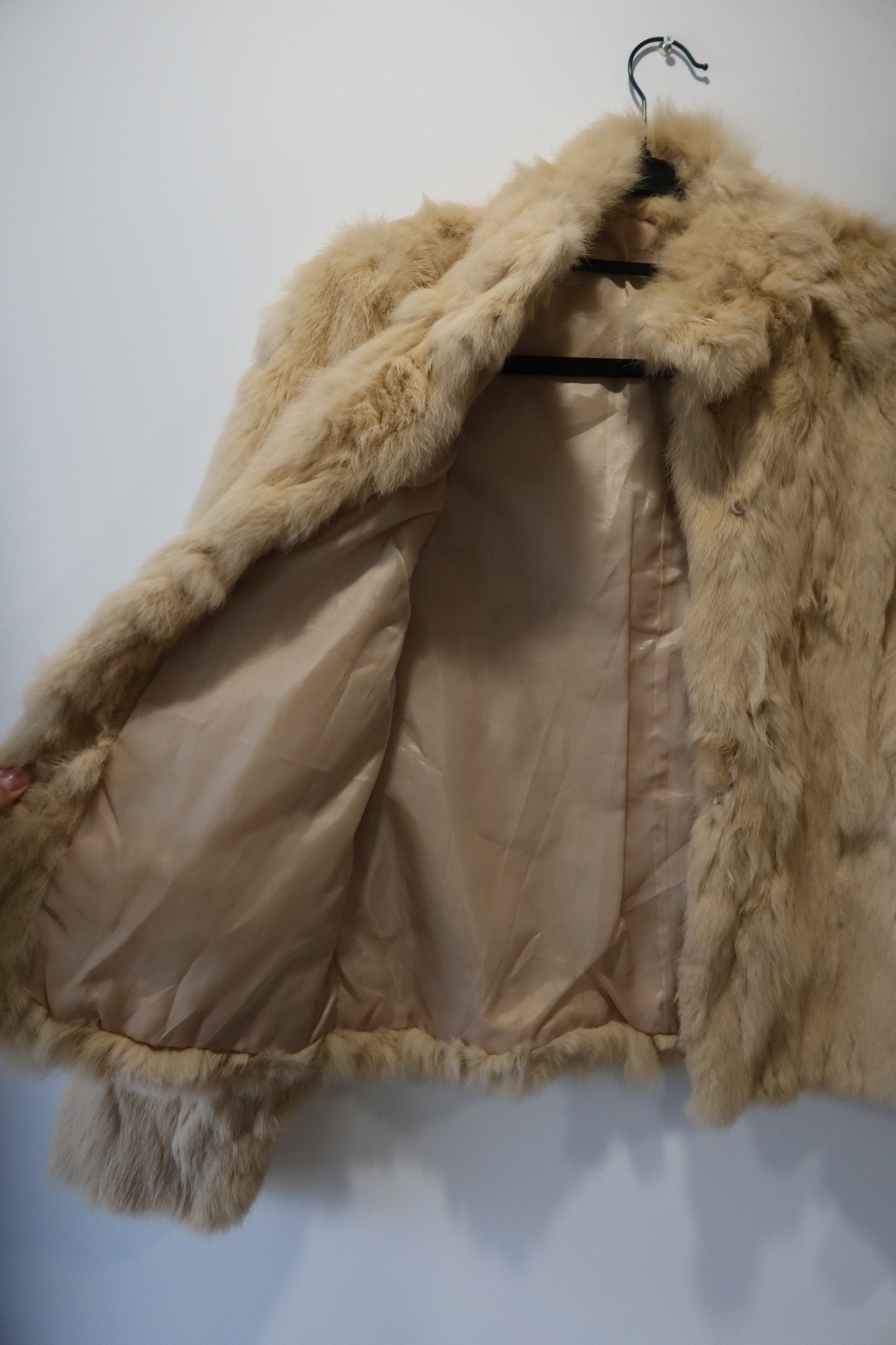 Veste courte en fourrure beige