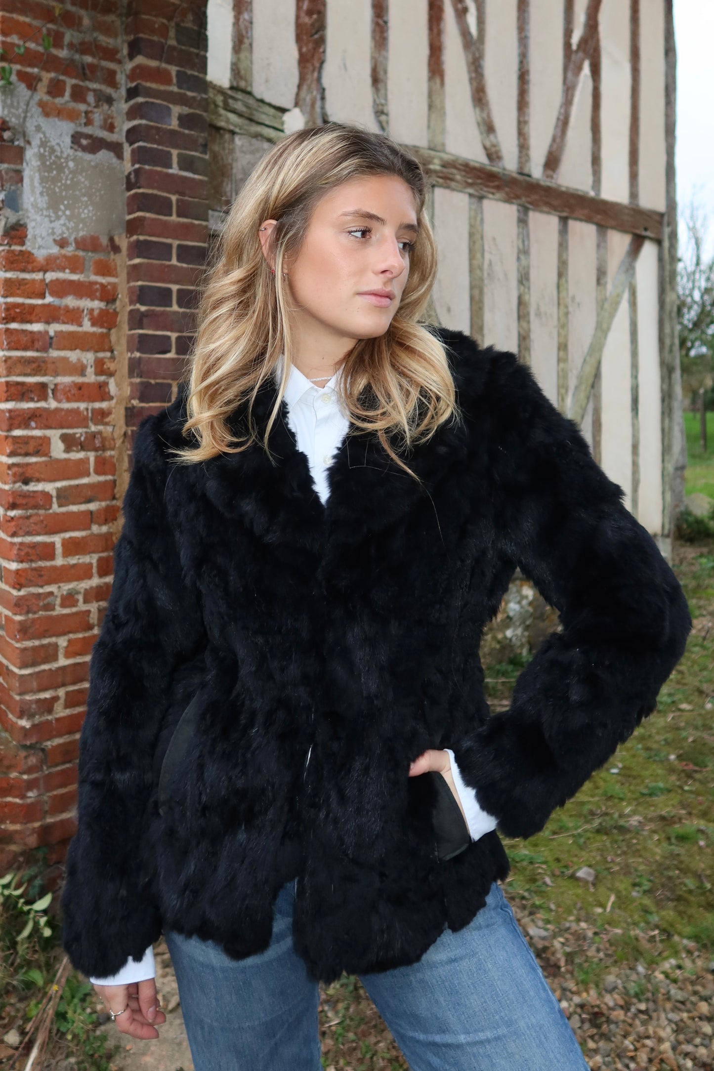 Manteau en fourrure noir