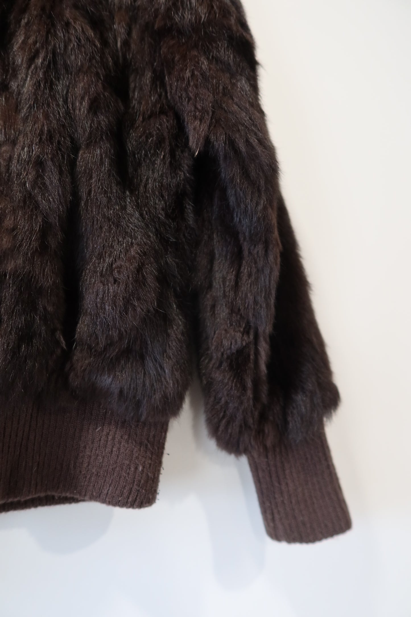 Veste courte en fourrure marron