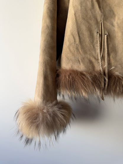 Veste en cuir avec bordures en fourrure beige