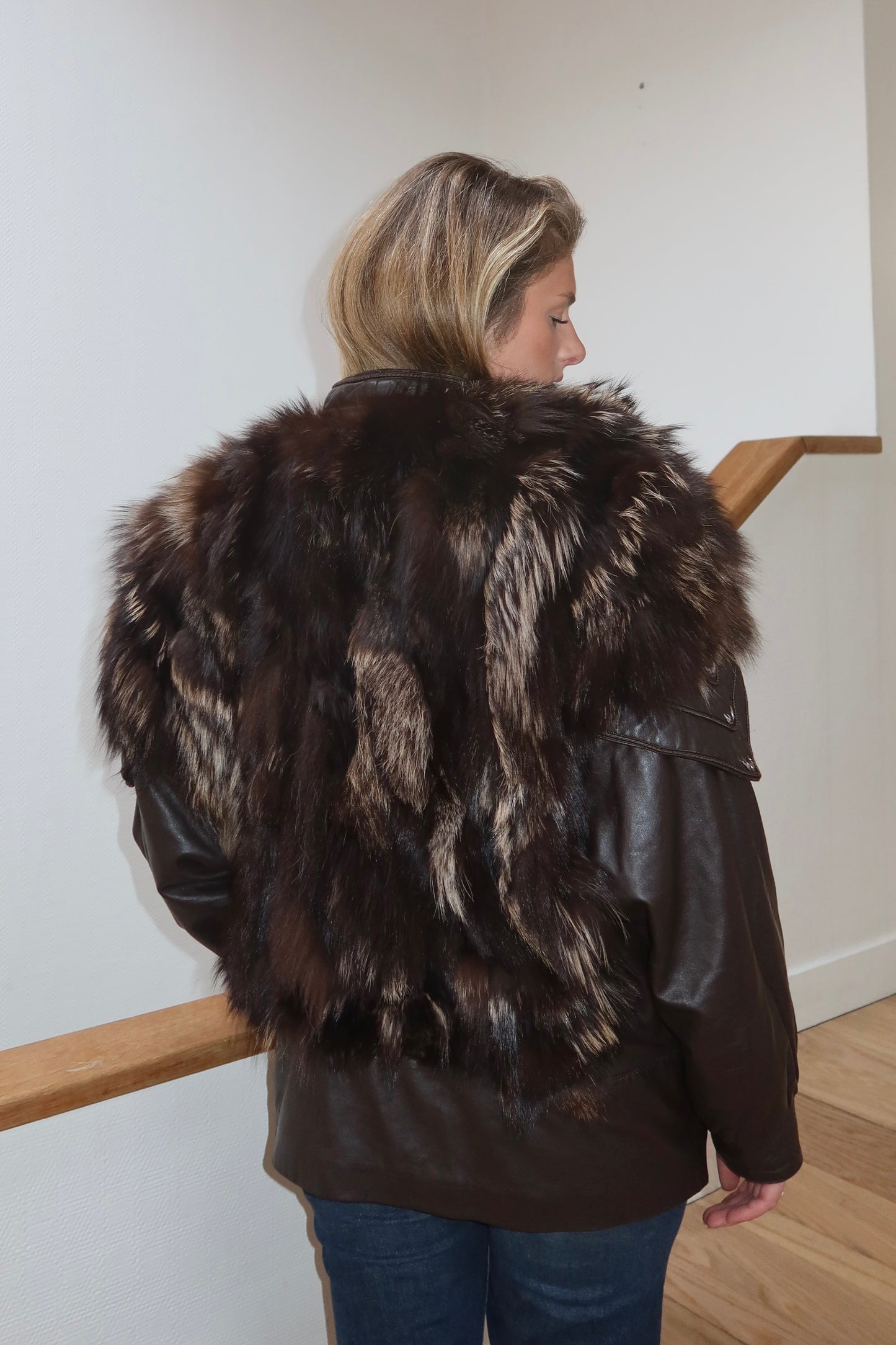 Veste en fourrure et cuir marron