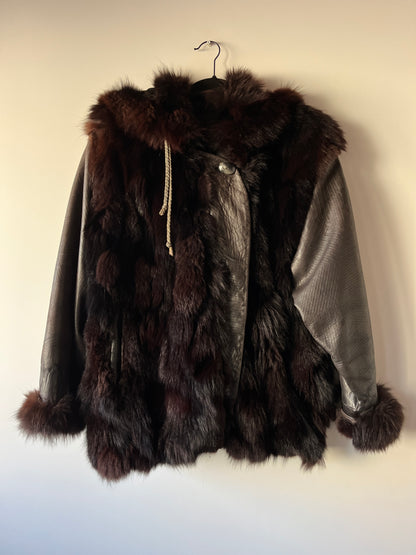 Veste en fourrure et cuir marron à capuche