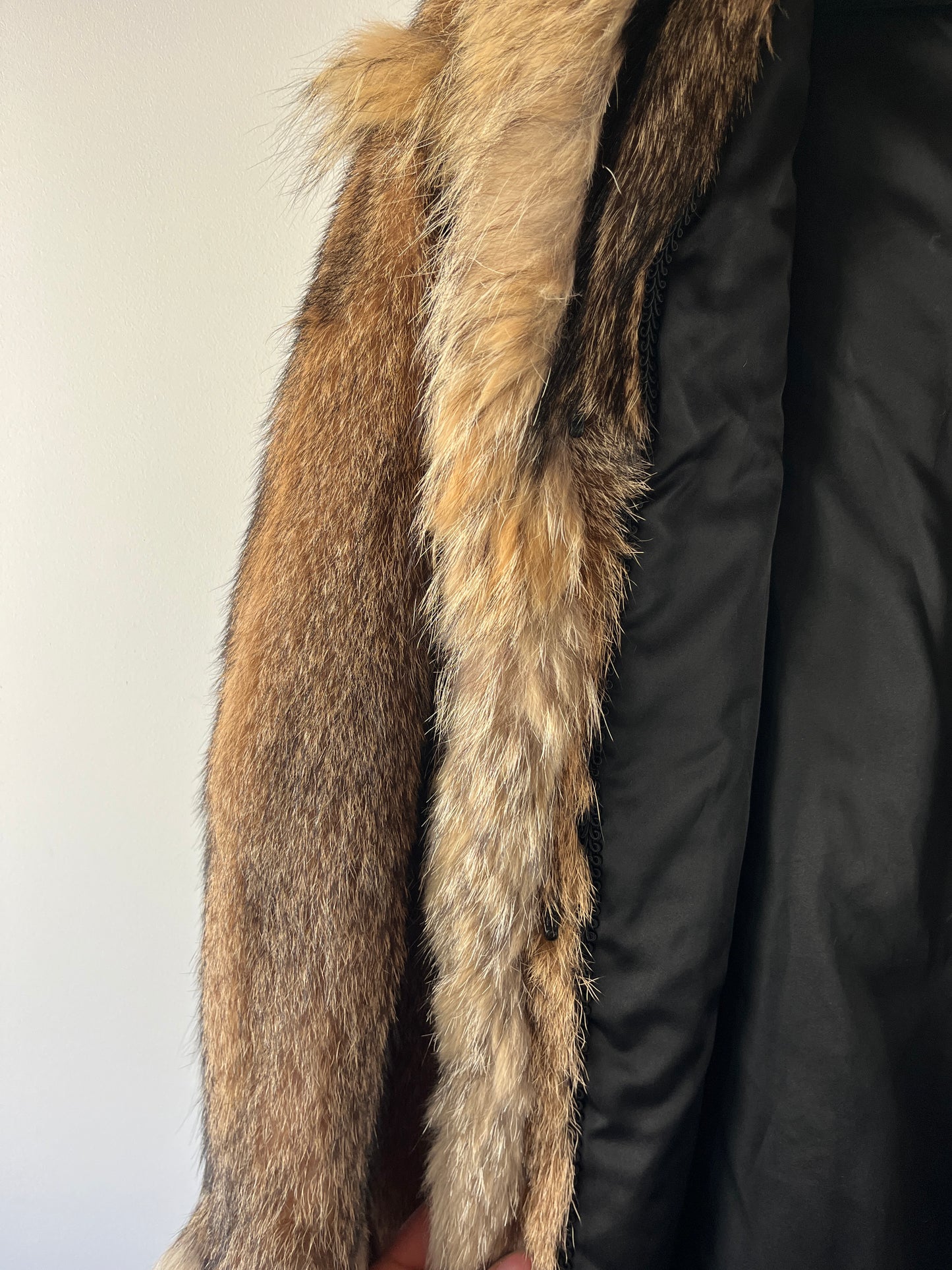 Manteau en fourrure fauve