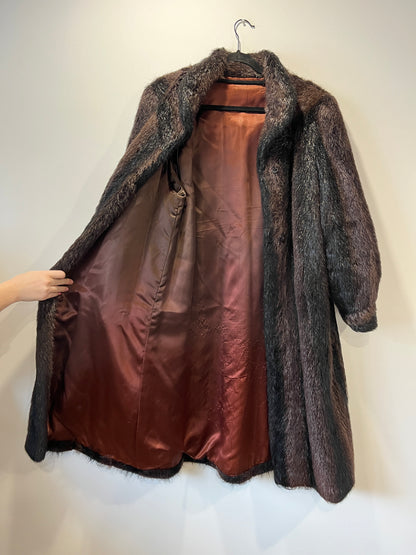 Manteau long en fourrure marron
