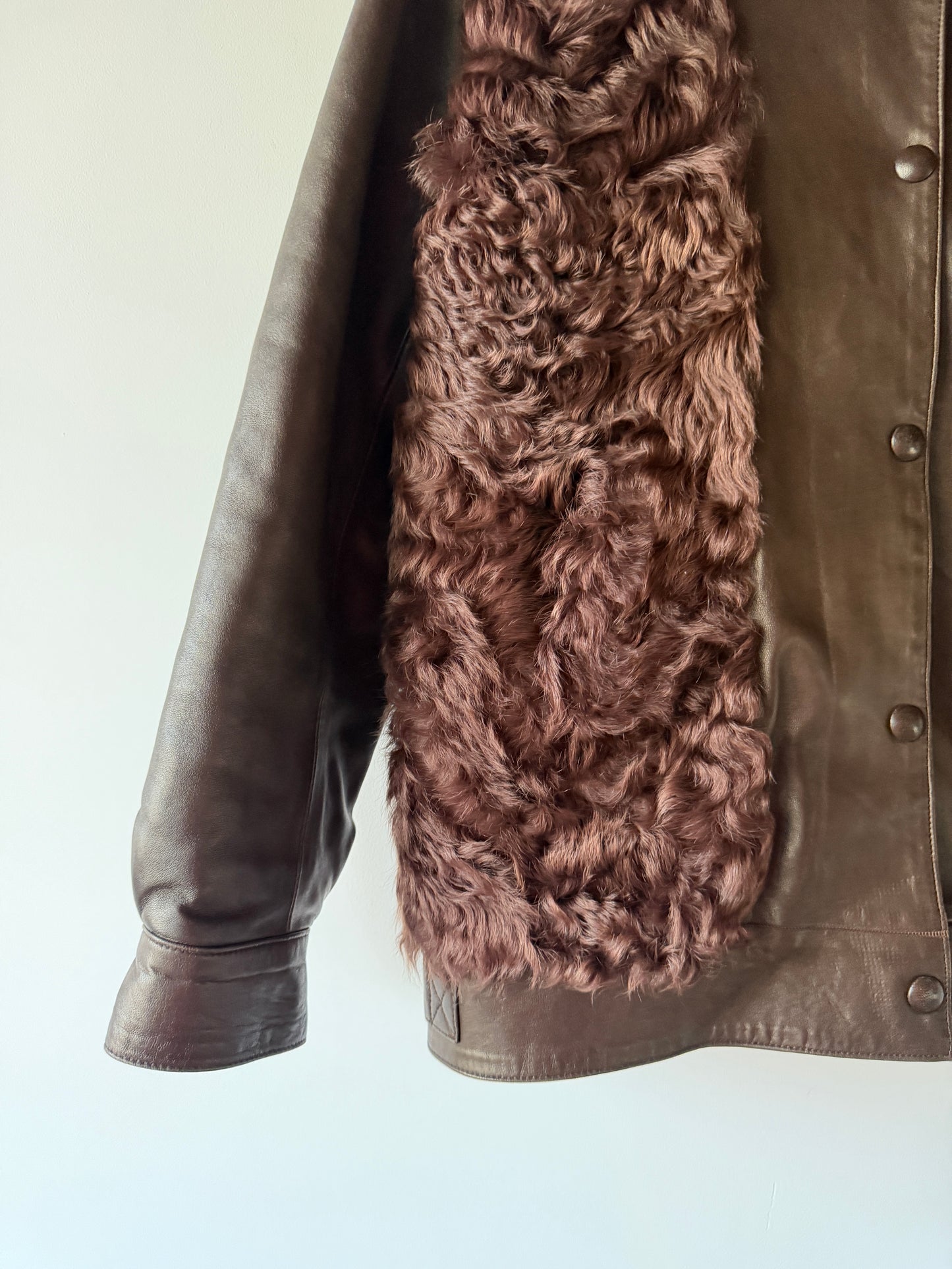 Veste en fourrure et cuir marron