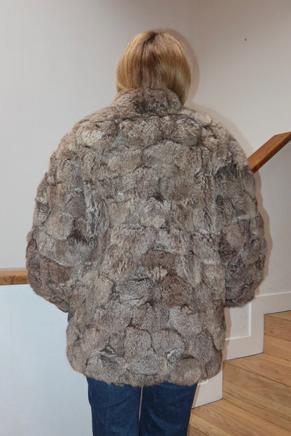 Manteau en fourrure gris